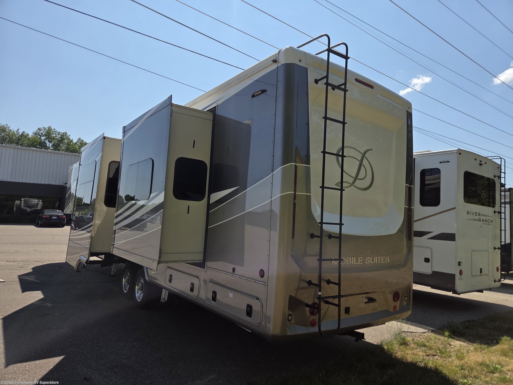 New 2022 DRV Mobile Suites 41FKMB available in Grand Rapids, Michigan