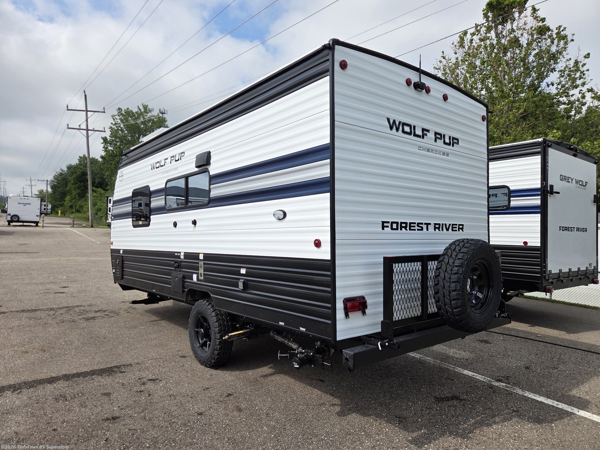 New 2027 Forest River Cherokee Wolf Pup 16FQW available in Grand Rapids, Michigan