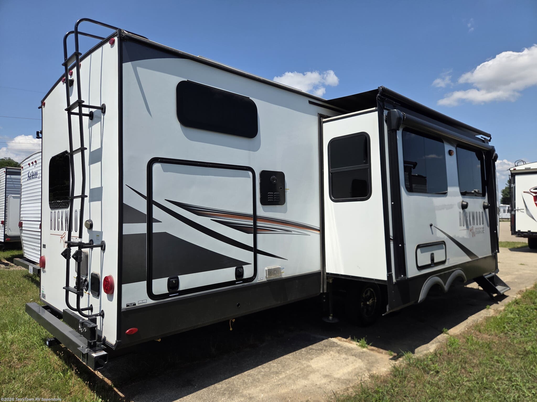 Used 2022 Forest River Rockwood Signature Ultra Lite 8336BH available in Grand Rapids, Michigan