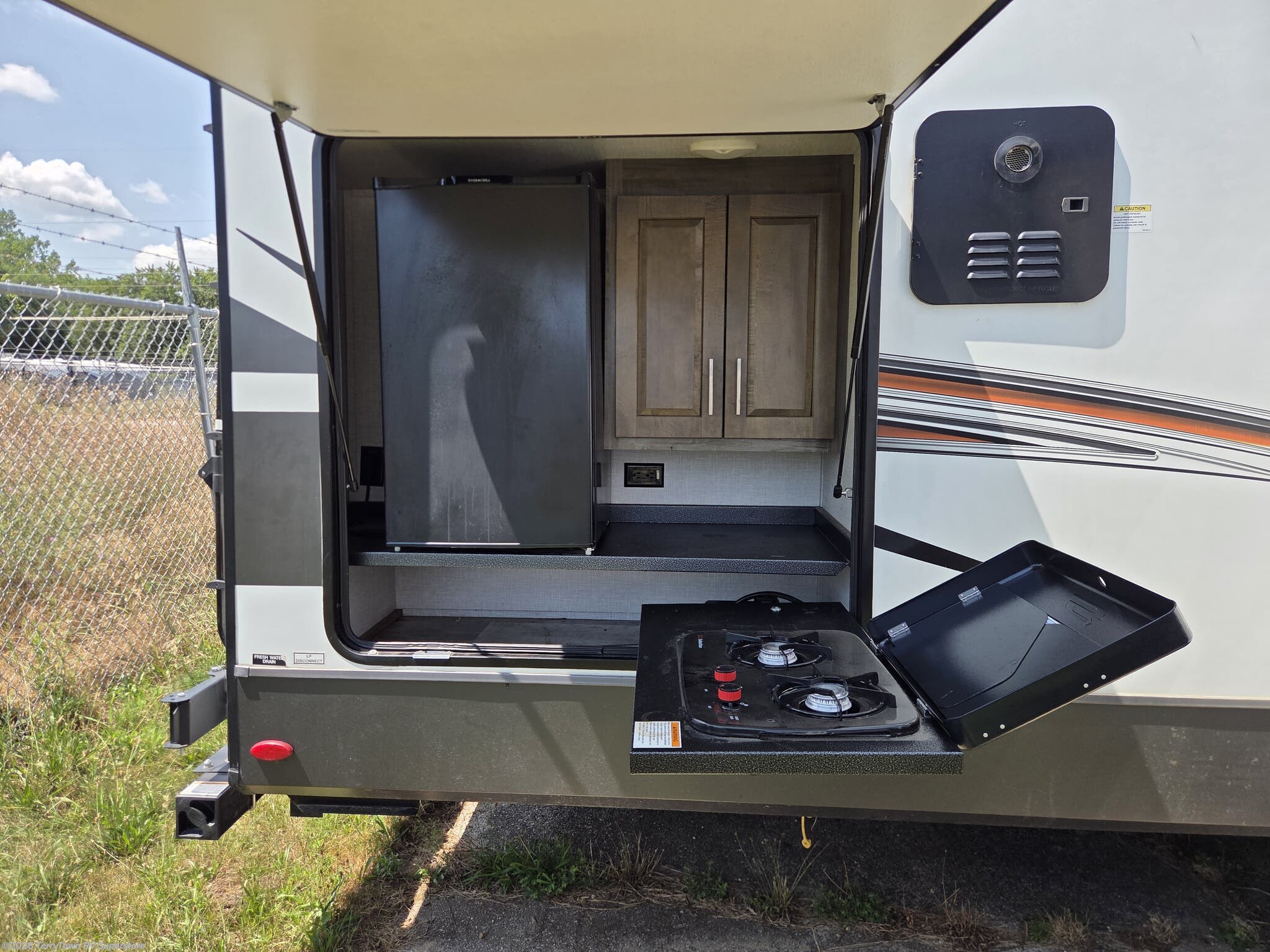 2022 Rockwood Signature Ultra Lite 8336BH by Forest River from TerryTown RV Superstore in Grand Rapids, Michigan