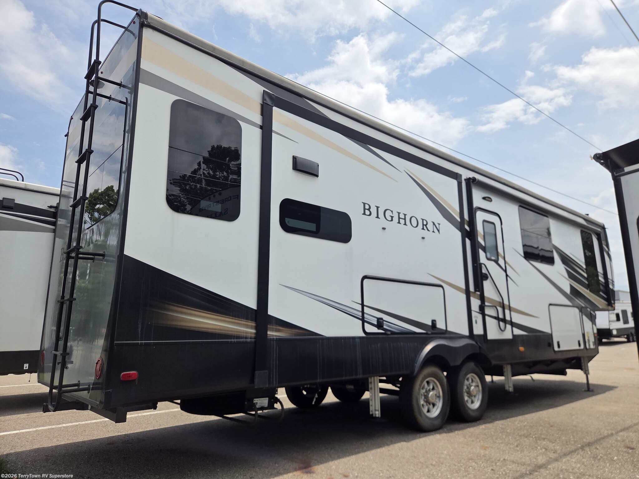 New 2022 Heartland Bighorn BH 3120 RK available in Grand Rapids, Michigan