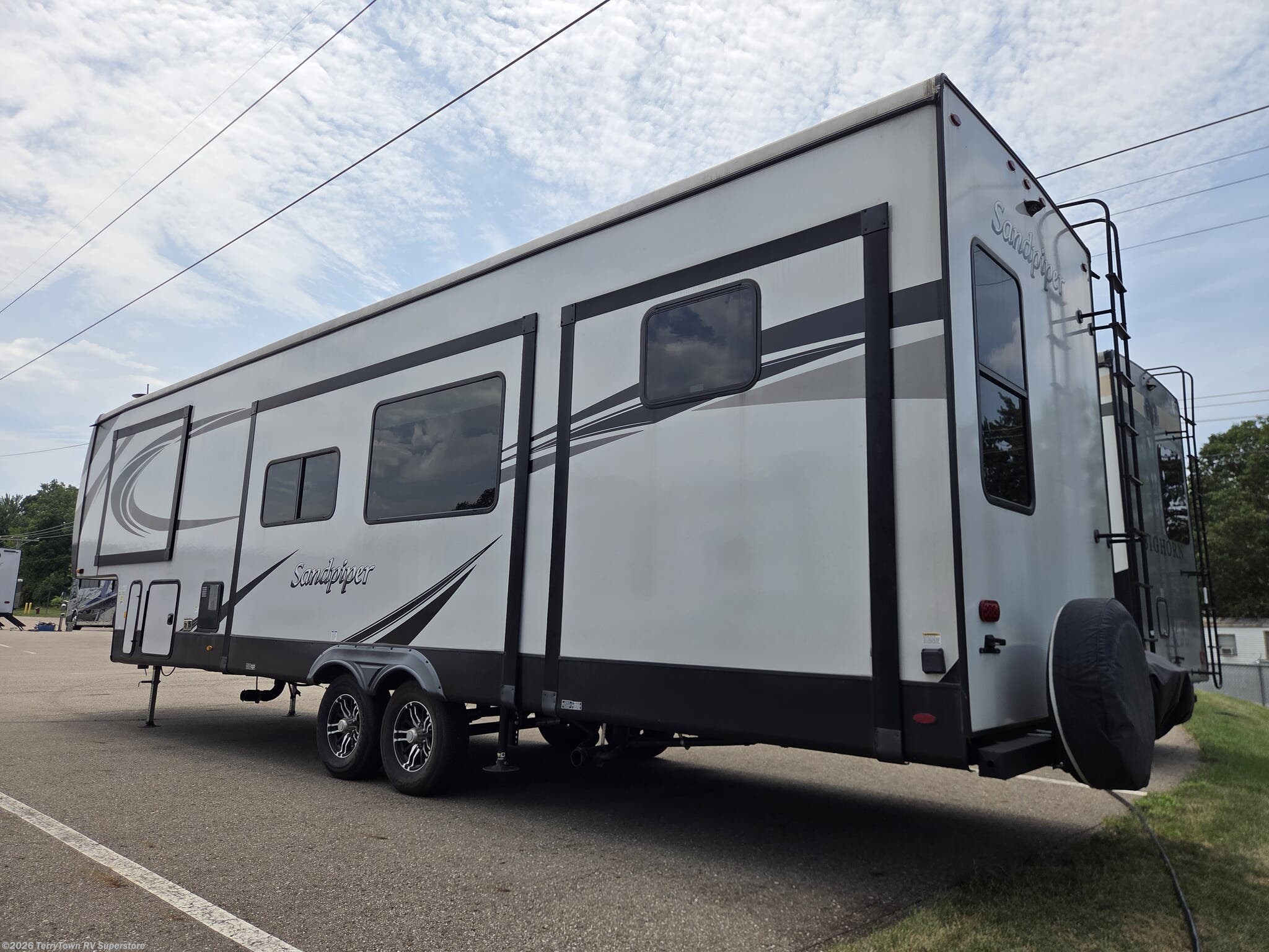 New 2022 Forest River Sandpiper 3330BH available in Grand Rapids, Michigan