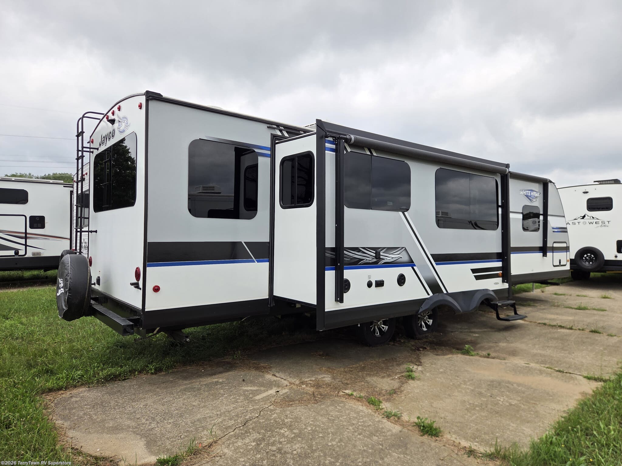 2018 White Hawk 31RL by Jayco from TerryTown RV Superstore in Grand Rapids, Michigan