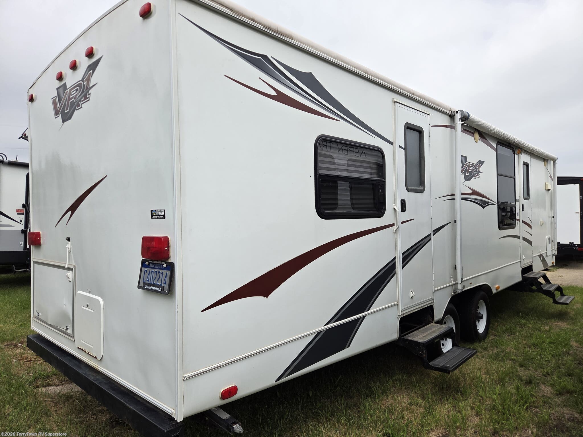 2009 VR1 323FKS by Keystone from TerryTown RV Superstore in Grand Rapids, Michigan