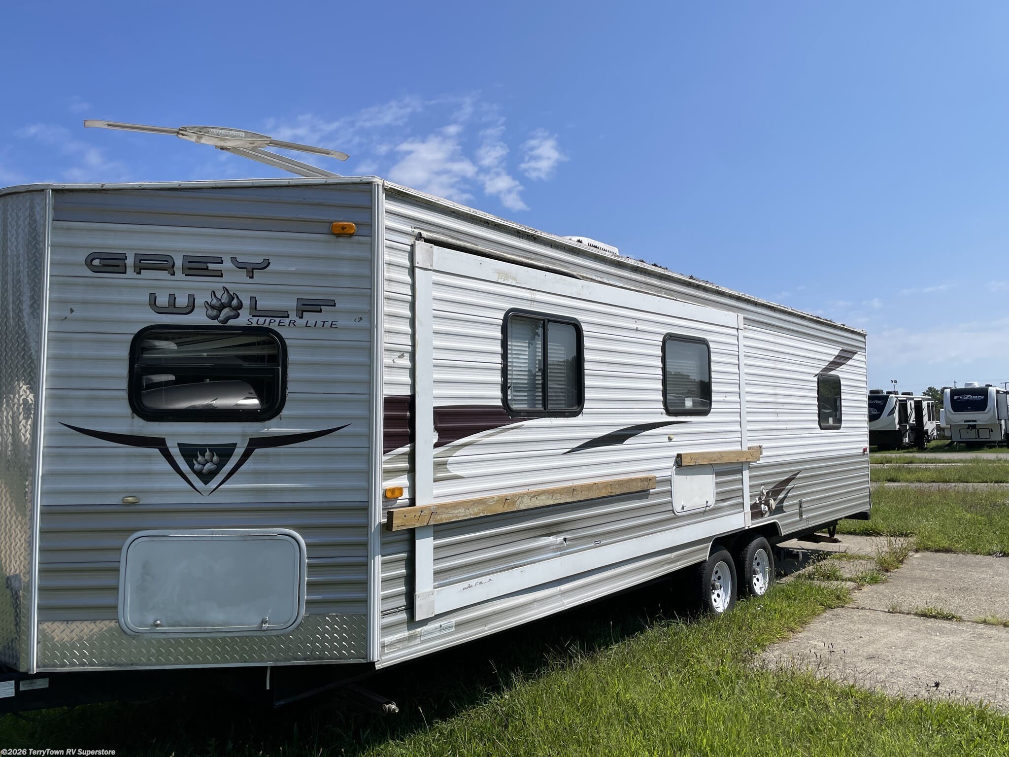 Used 2010 Forest River Cherokee Grey Wolf 27V available in Grand Rapids, Michigan