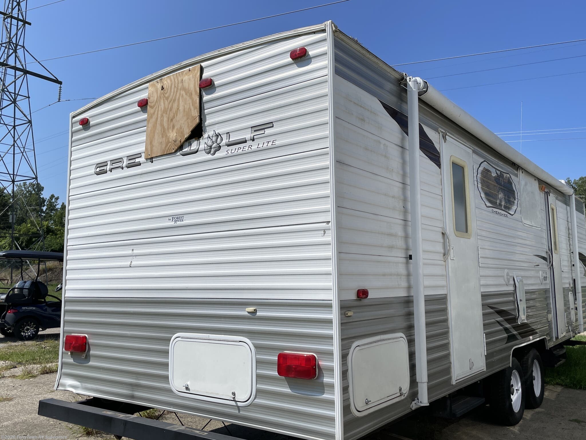 2010 Forest River Cherokee Grey Wolf 27V - Used Travel Trailer For Sale by TerryTown RV Superstore in Grand Rapids, Michigan