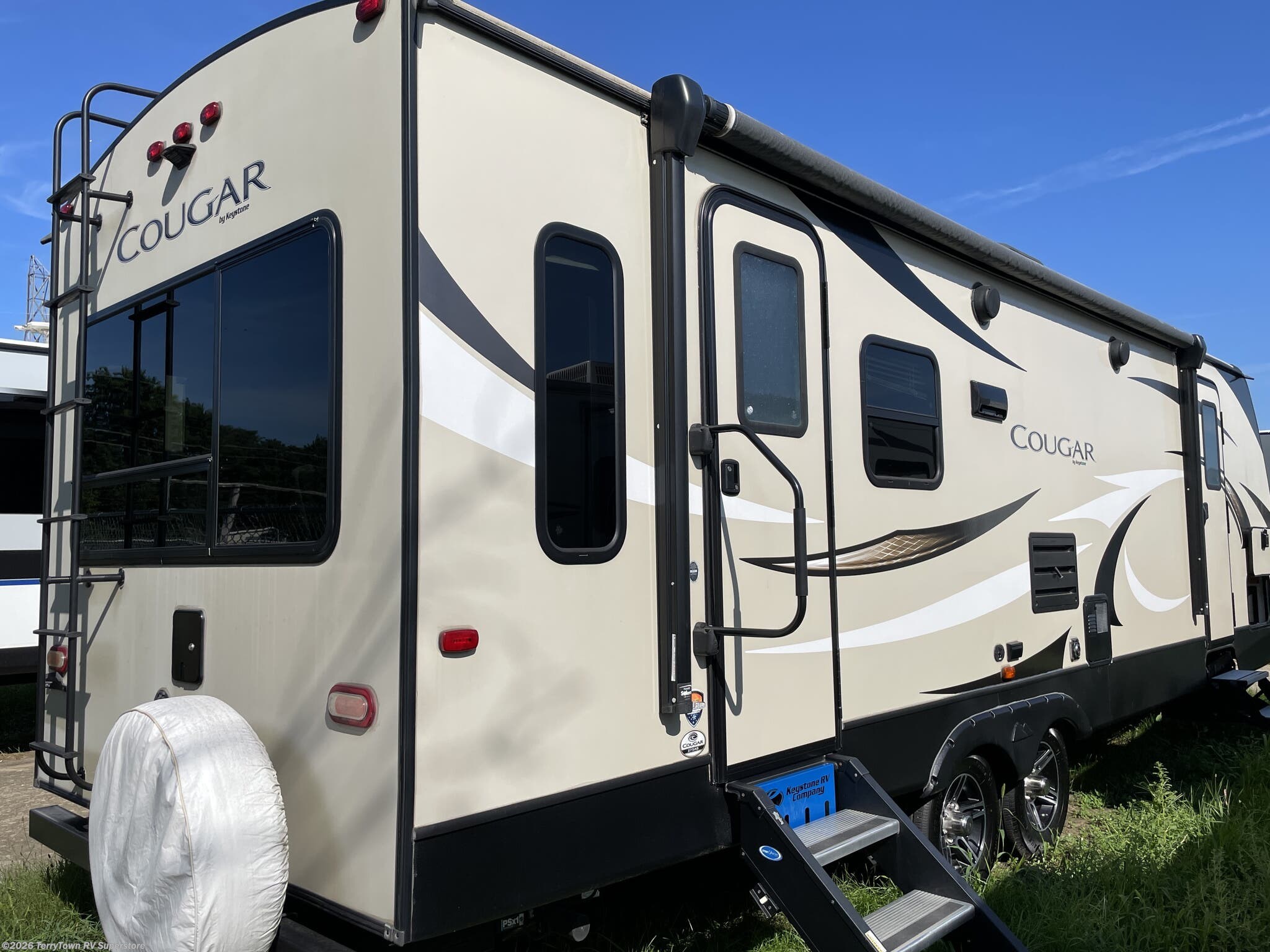 Used 2019 Keystone Cougar Half-Ton East 27SAB available in Grand Rapids, Michigan