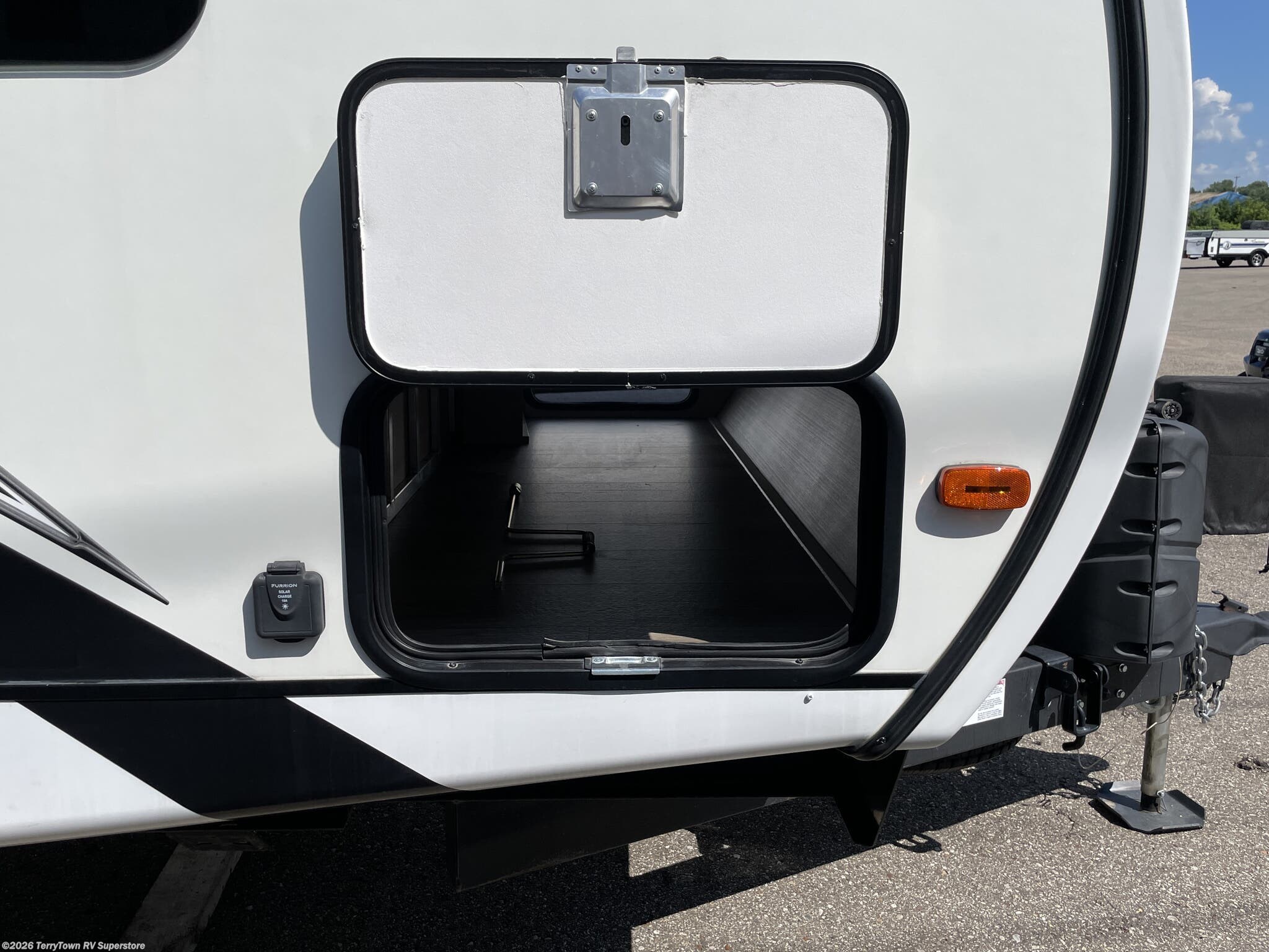 2021 Freedom Express Liberty Edition 324RLDSLE by Coachmen from TerryTown RV Superstore in Grand Rapids, Michigan