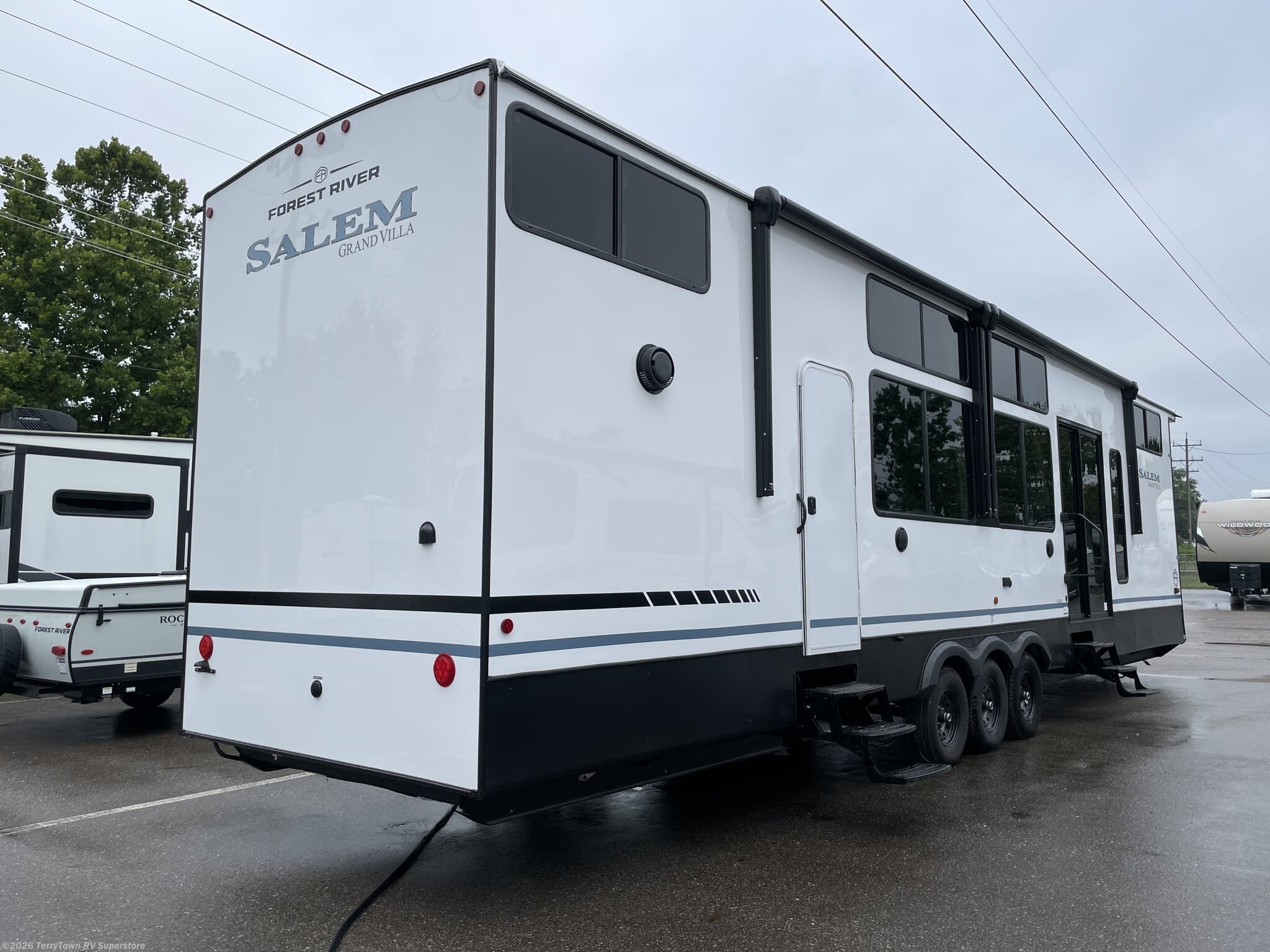2027 Salem Villa 42ZEN by Forest River from TerryTown RV Superstore in Grand Rapids, Michigan