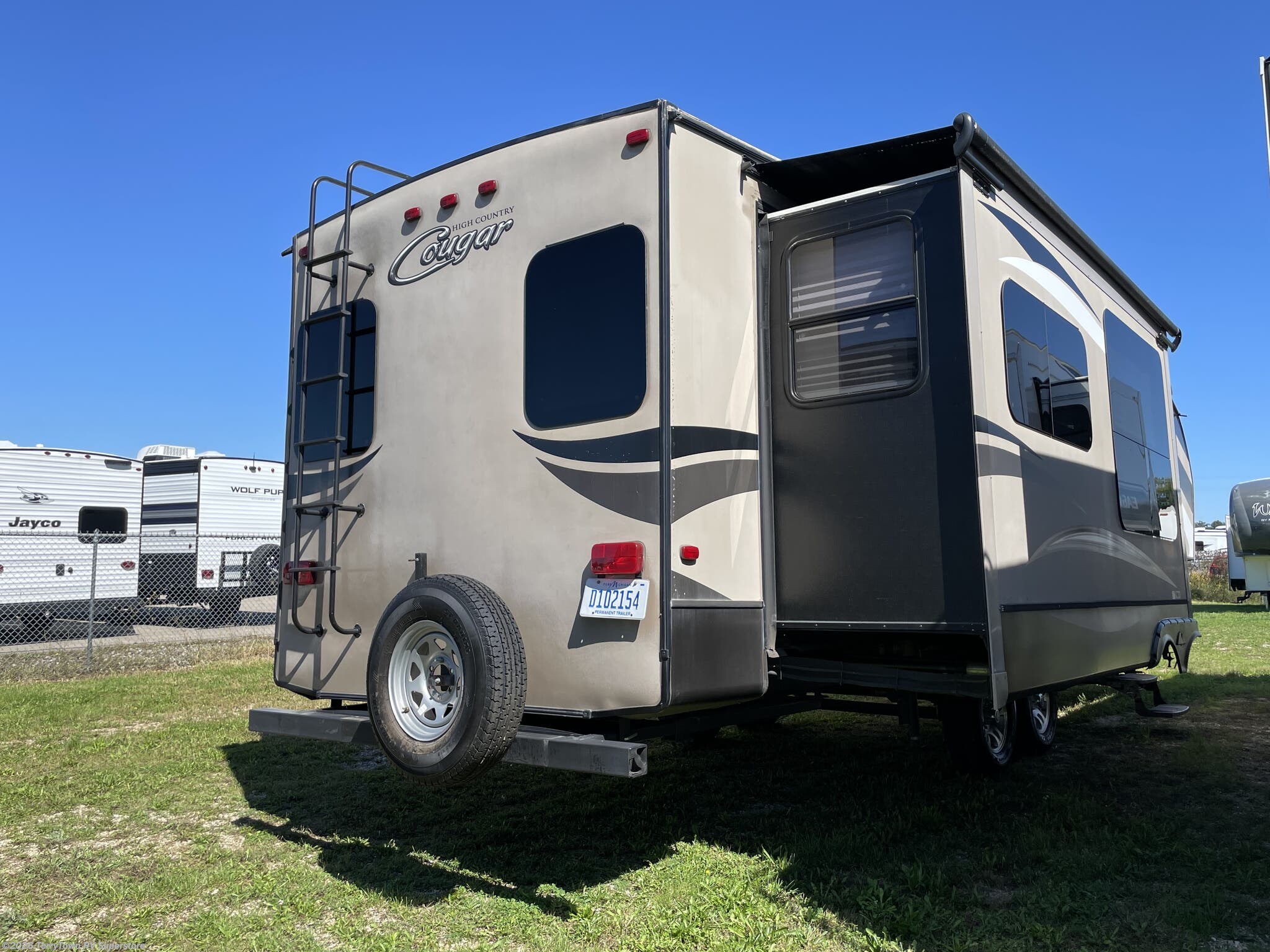 2014 Cougar 327RES by Keystone from TerryTown RV Superstore in Grand Rapids, Michigan