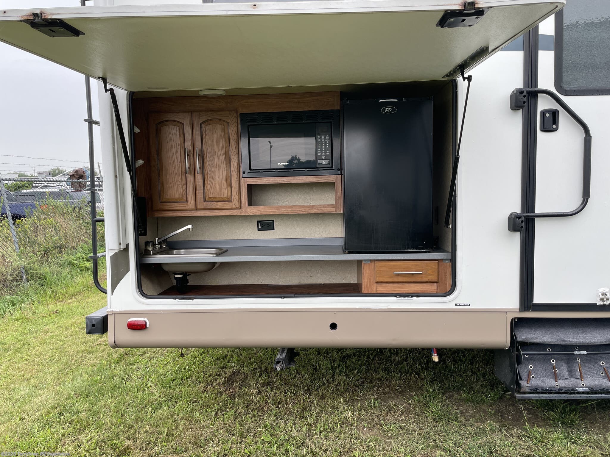 Used 2016 Forest River Flagstaff Classic Super Lite 831BHDS available in Grand Rapids, Michigan