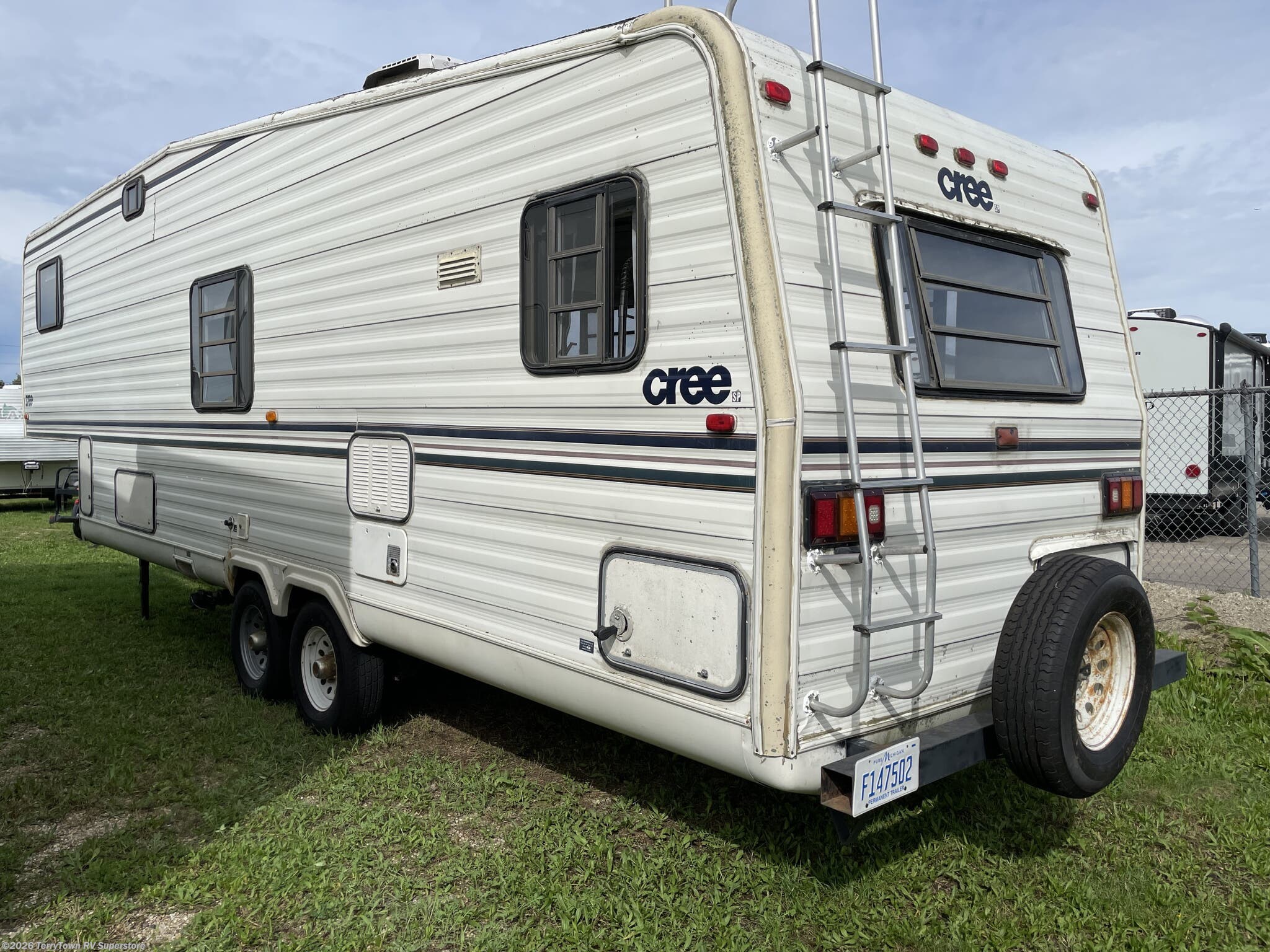1993 Cree 327RK by Cree from TerryTown RV Superstore in Grand Rapids, Michigan