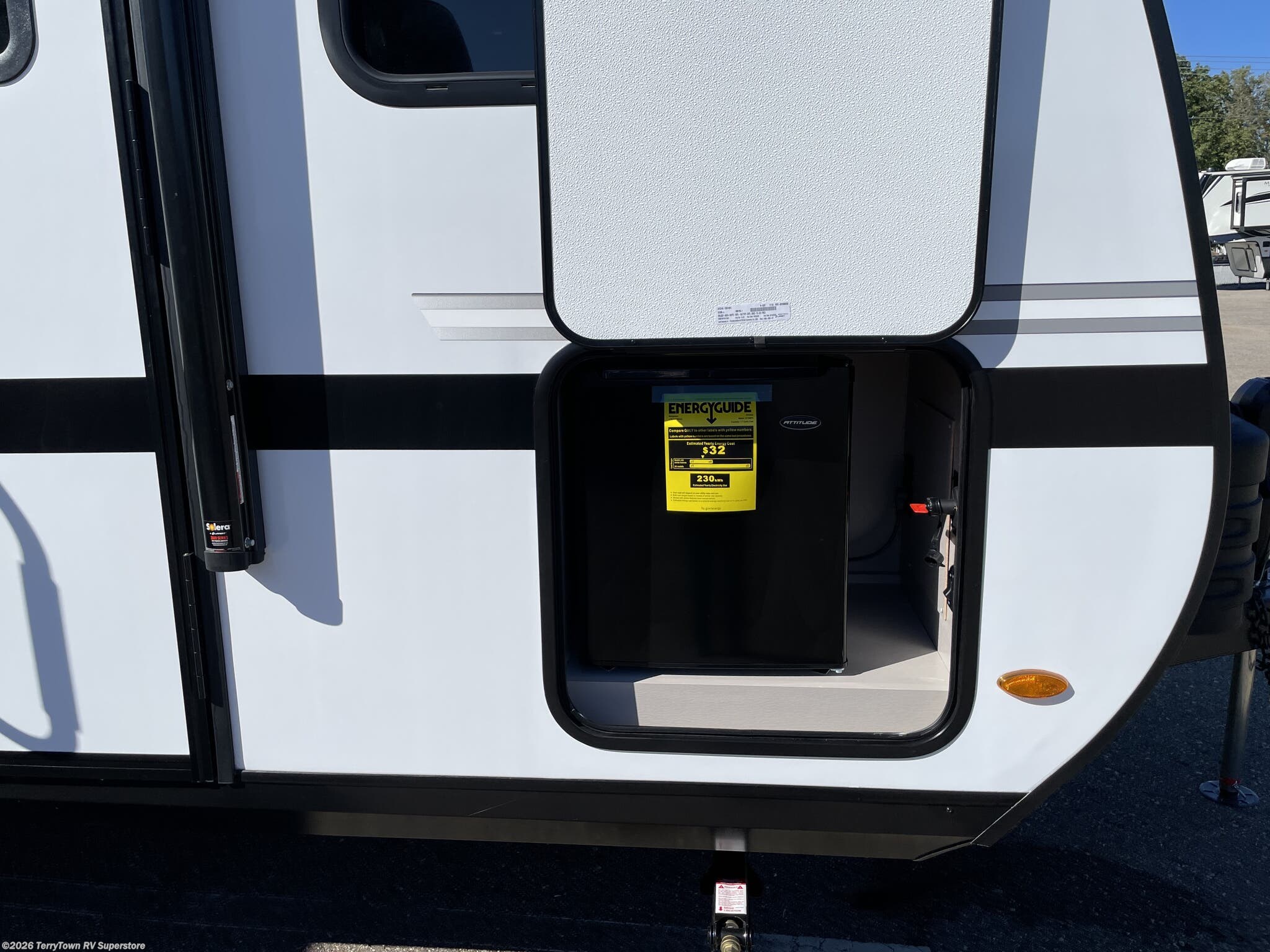 2027 Jayco Jay Feather Air 17FK - New Travel Trailer For Sale by TerryTown RV Superstore in Grand Rapids, Michigan