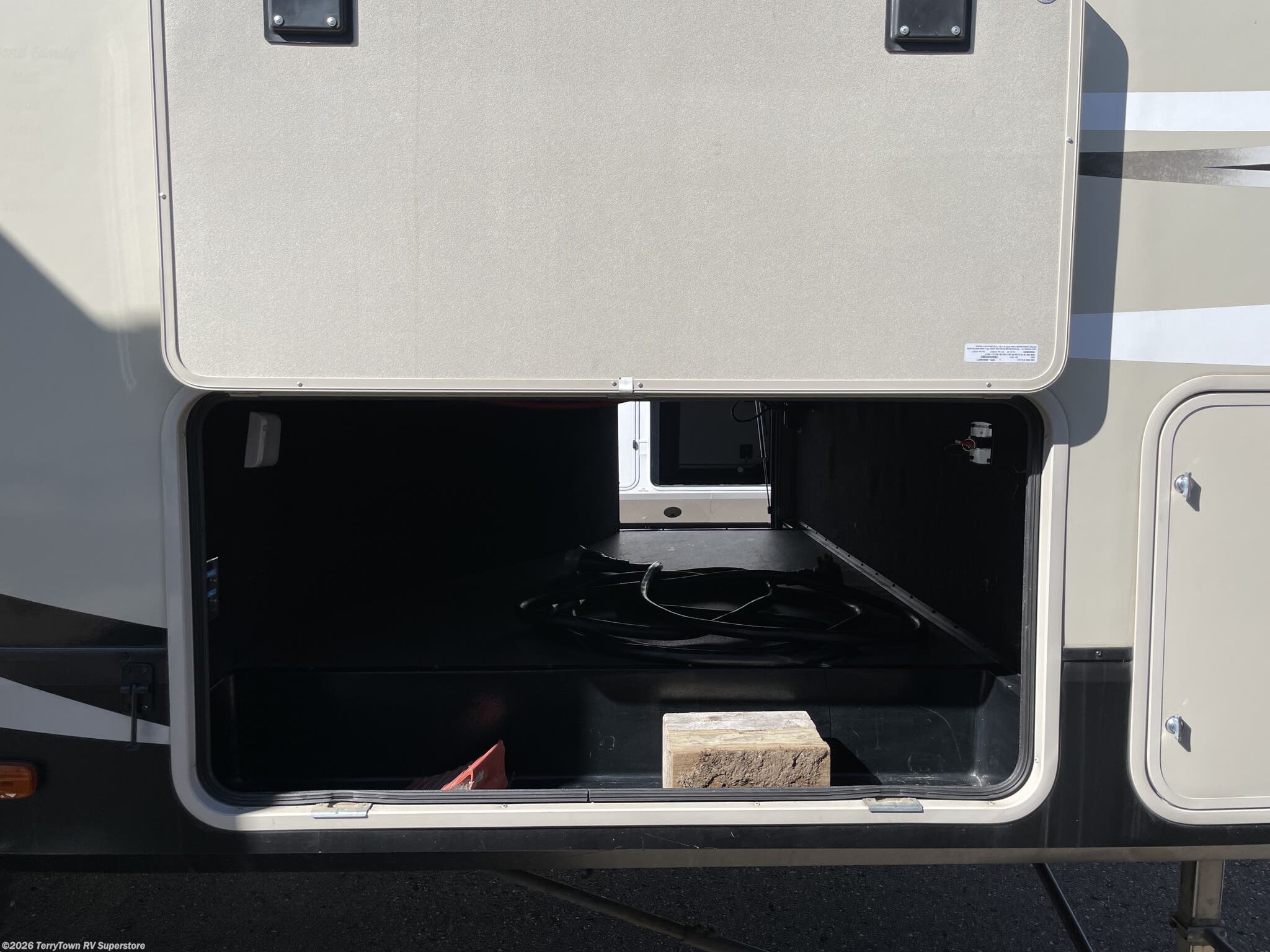 2017 Reflection Super-Lite 27RL by Grand Design from TerryTown RV Superstore in Grand Rapids, Michigan