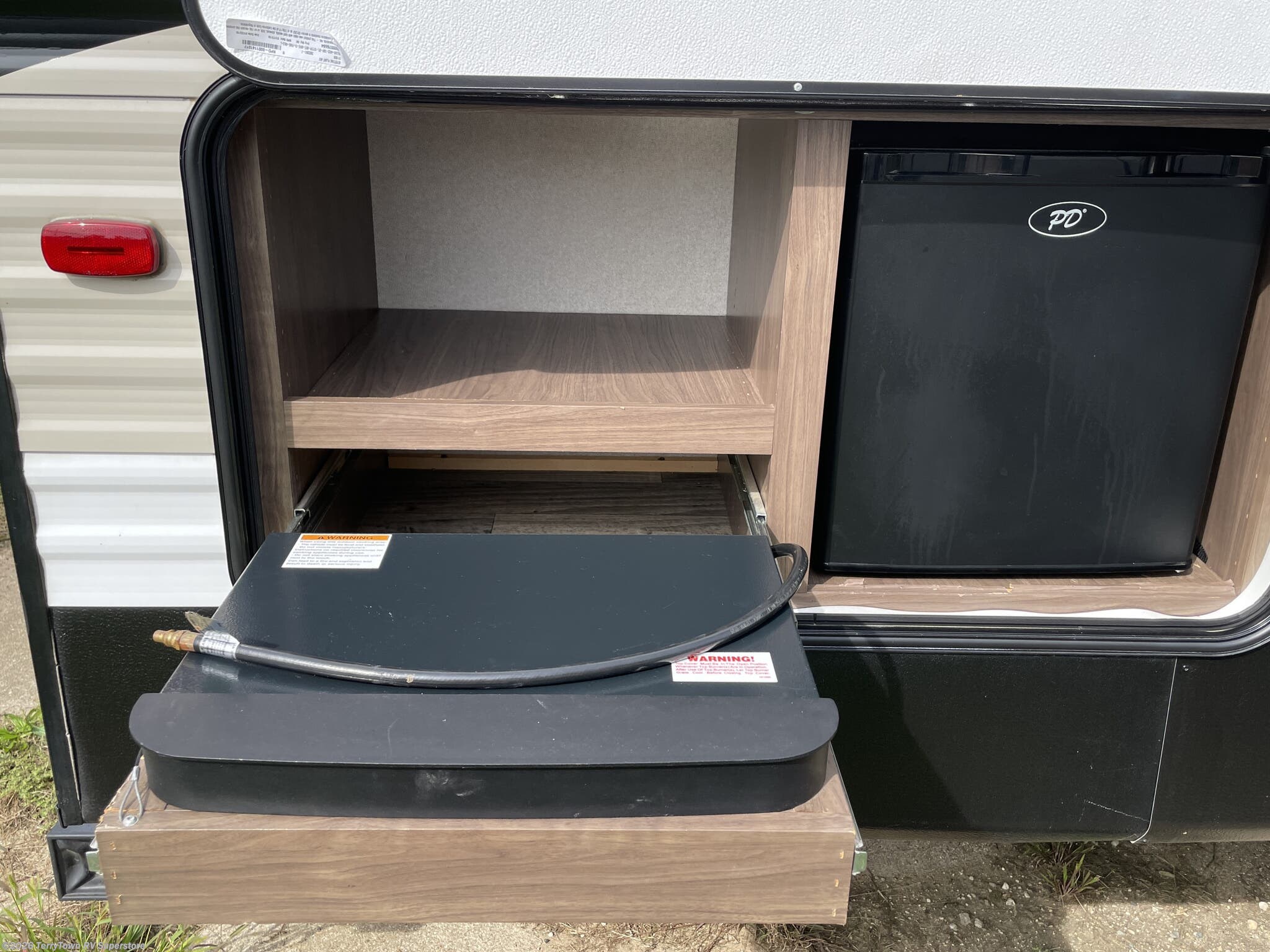 Used 2018 Keystone Hideout 27DBS available in Grand Rapids, Michigan