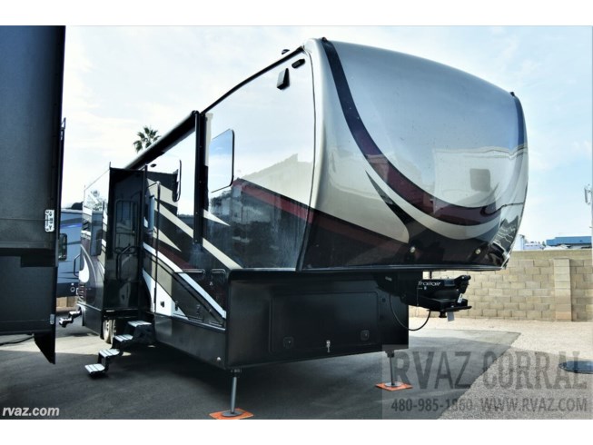 2017 The RV Factory Weekend Warrior 4250W - Used Toy Hauler For Sale by RV AZ Corral in Mesa, Arizona features Slideout, Generator, AM/FM/CD, Sound Bar, External Shower