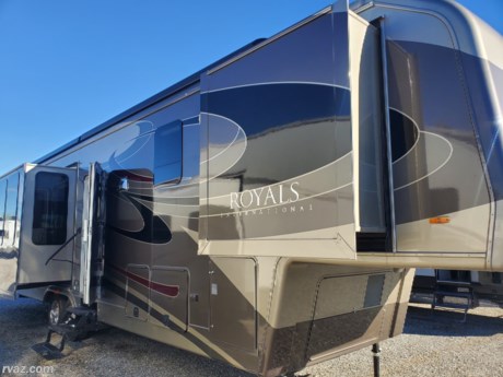&lt;p&gt;THIS FIFTH WHEEL IS THE RARE HIGH END UNIT YOU HAVE BEEN LOOKING FOR!! THE ROYALS INTERNATIONAL BY CARRIAGE WERE SOLD FOR 180K PLUS WHEN NEW.&amp;nbsp; THIS IS A 2007 MODEL FOR UNDER 50K !! ALL THE UPPER LEVEL FEATURES YOU WOULD EXPECT IN A HIGH END 5TH WHEEL! KNOWN FOR CRAFTSMANSHIP, SOLID FRAMING, HEAVY DUTY CHASSIS, BODY PAINT ETC..&lt;/p&gt;
&lt;p&gt;THE PAINT DOES HAVE CHECKING WHICH IS PRETTY MUCH GUARANTEED ON ANYTHING PAINTED 2006-2009, BUT STILL HAS PLENTY OF EYEBALL&lt;/p&gt;
&lt;p&gt;PLEASE COME SEE FOR YOURSELF&lt;/p&gt;
&lt;p&gt;&amp;nbsp;&lt;/p&gt;