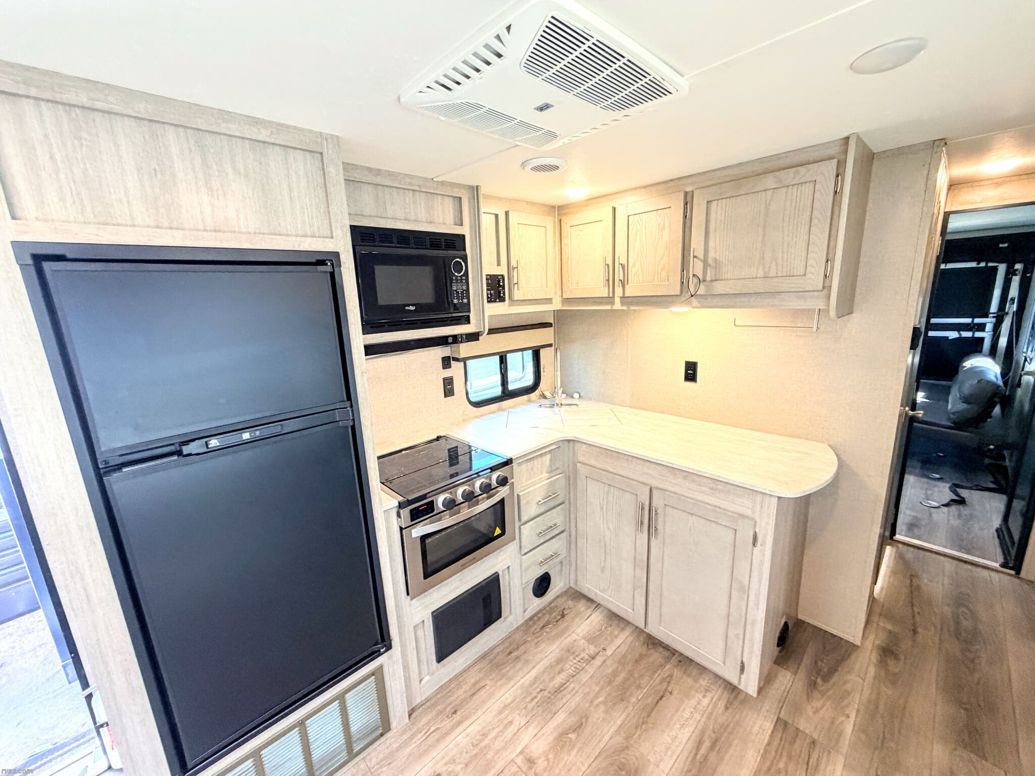 Used 2022 Coachmen Catalina Trail Blazer 29THS available in Mesa, Arizona