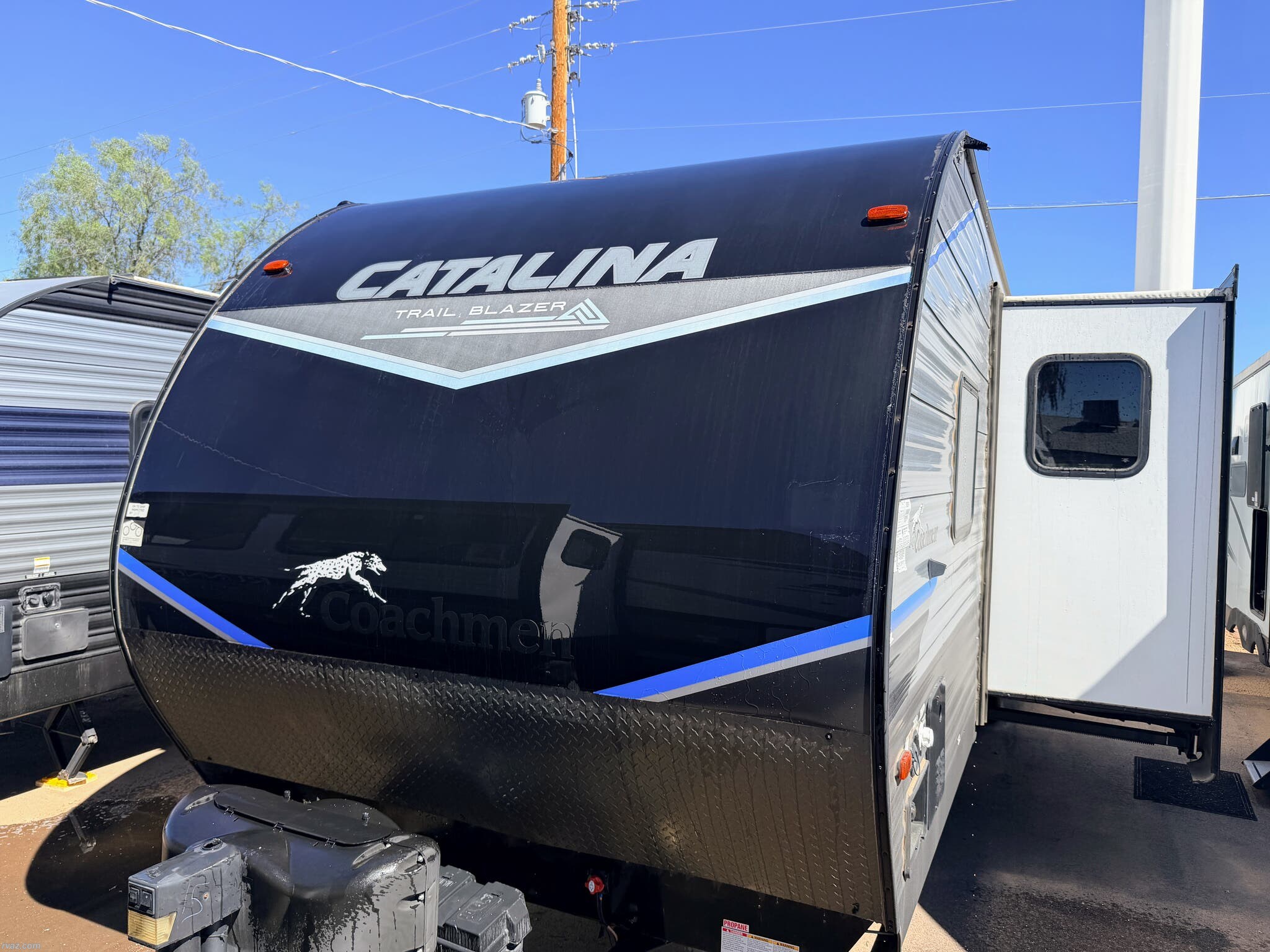 2022 Coachmen Catalina Trail Blazer 29THS - Used Toy Hauler For Sale by RV AZ Corral in Mesa, Arizona features LP Detector, Exterior Speakers, External Shower, Microwave, Black Tank Flush