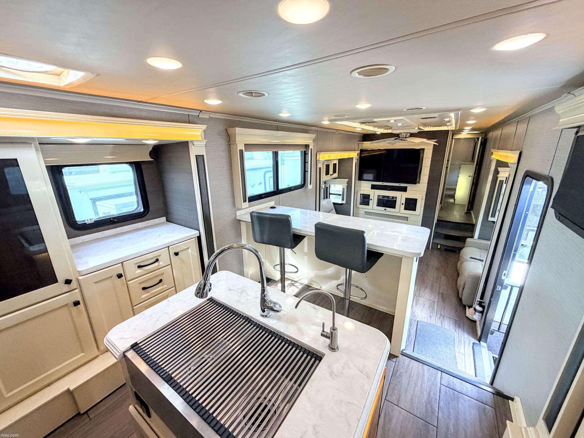 2021 Beacon 42RKB by Vanleigh from RV AZ Corral in Mesa, Arizona