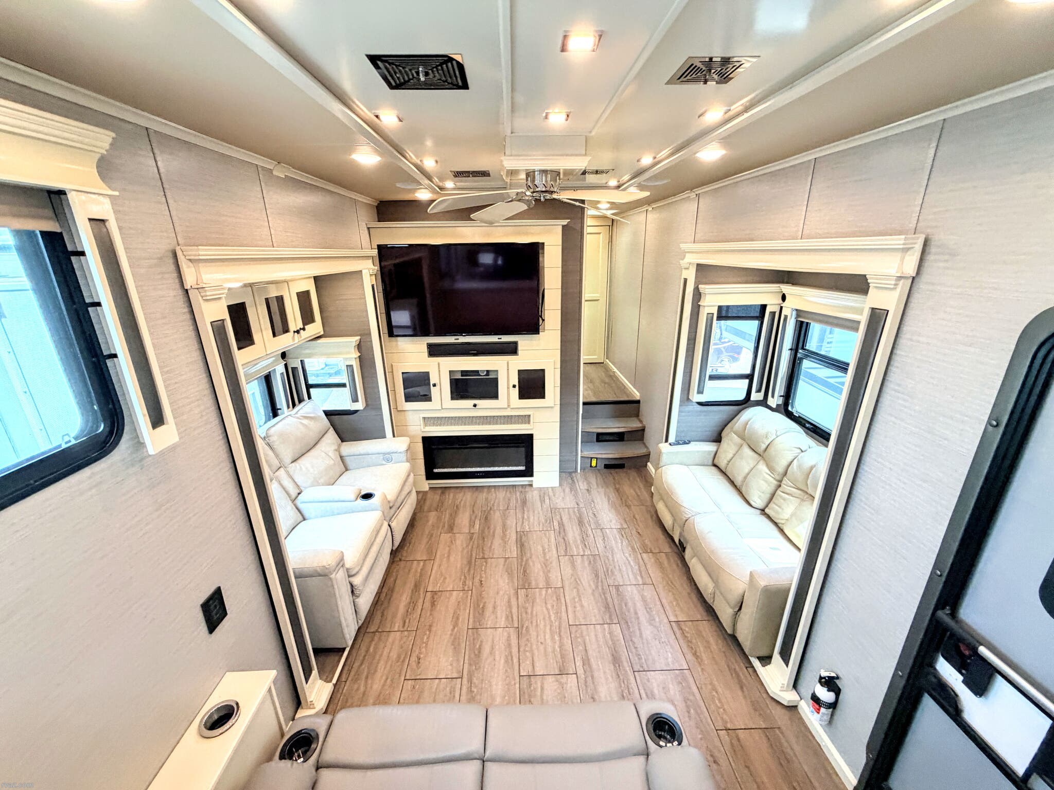 2021 Beacon 42RKB by Vanleigh from RV AZ Corral in Mesa, Arizona