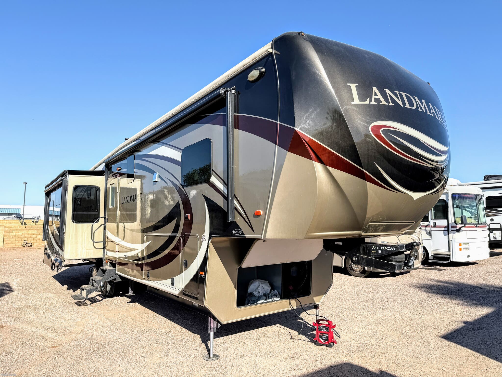 Used 2014 Heartland Landmark LM Savannah available in Mesa, Arizona
