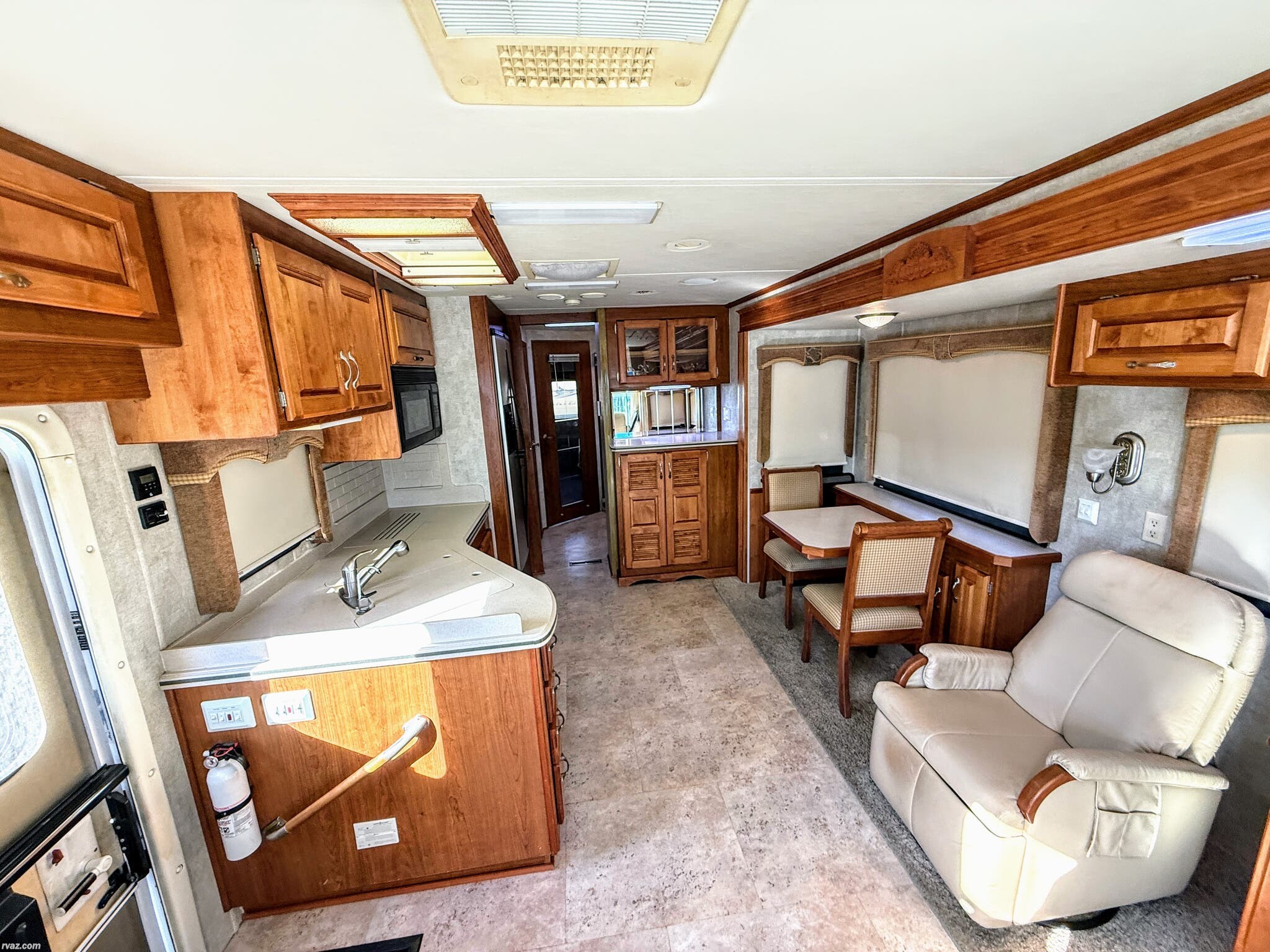 2006 Holiday Rambler Vacationer 37PCT - Used Class A For Sale by RV AZ Corral in Mesa, Arizona features Non-Smoking Unit