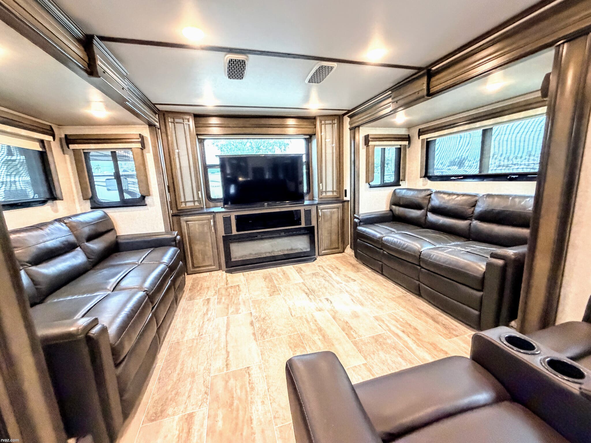2019 Keystone Montana 3791RD - Used Fifth Wheel For Sale by RV AZ Corral in Mesa, Arizona features Non-Smoking Unit