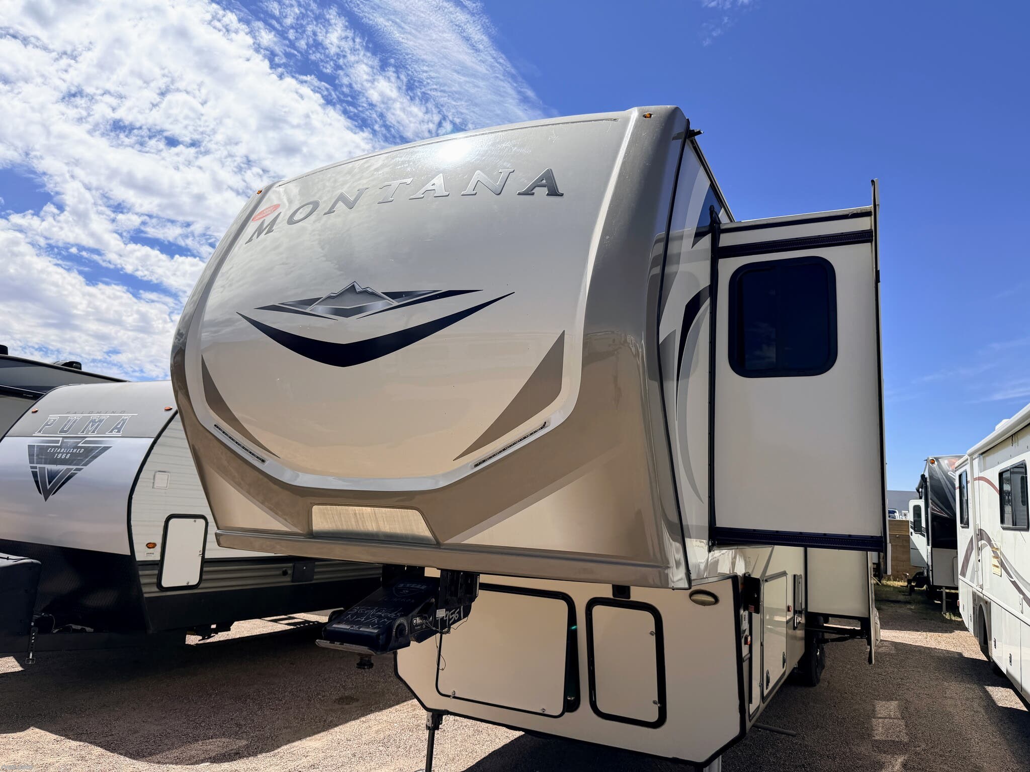 2019 Keystone Montana 3790RD ANNIVERSARY EDITION - Used Fifth Wheel For Sale by RV AZ Corral in Mesa, Arizona features Non-Smoking Unit