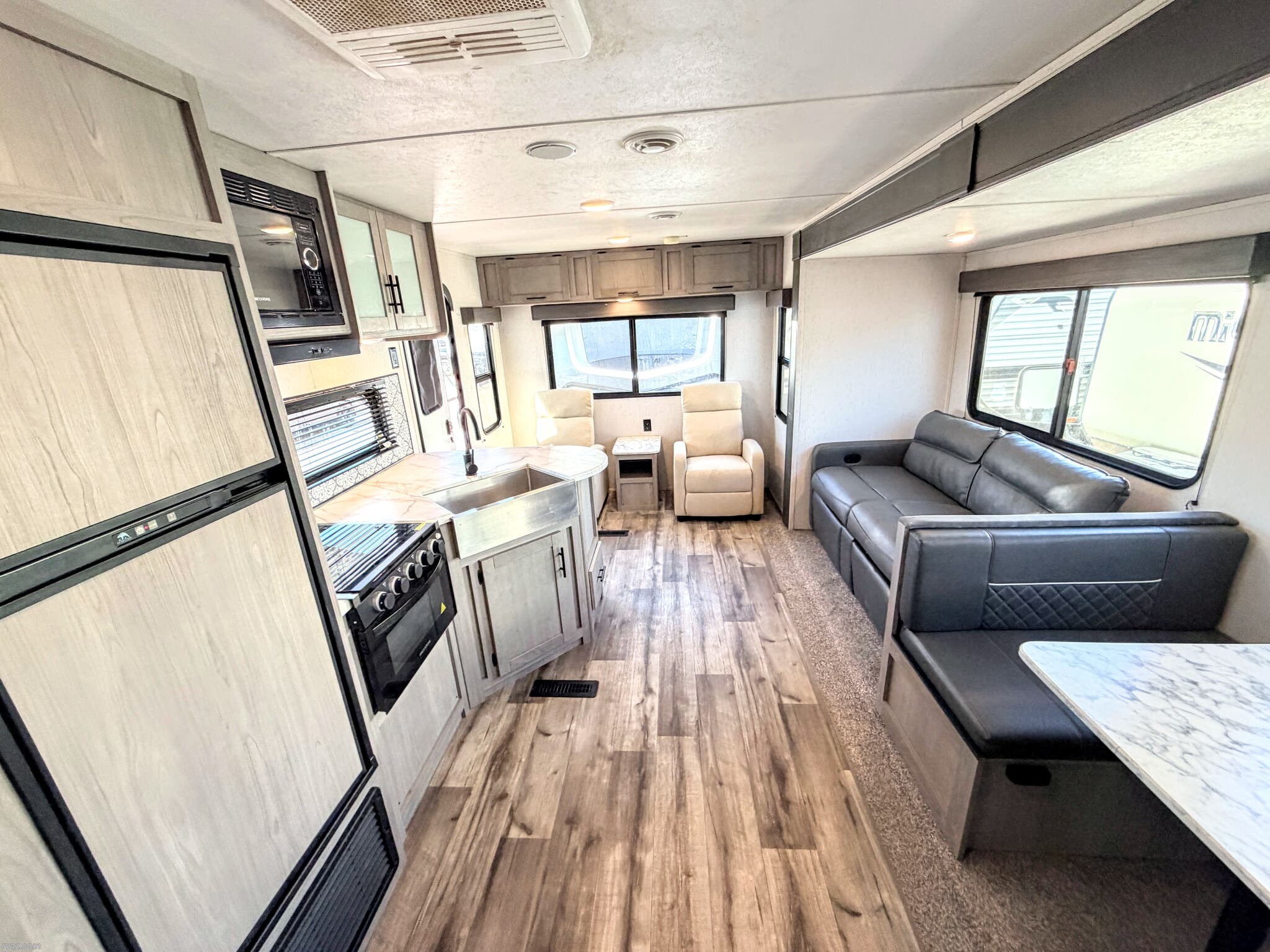 2023 Coleman Expedition LT 264RLS - Used Travel Trailer For Sale by RV AZ Corral in Mesa, Arizona