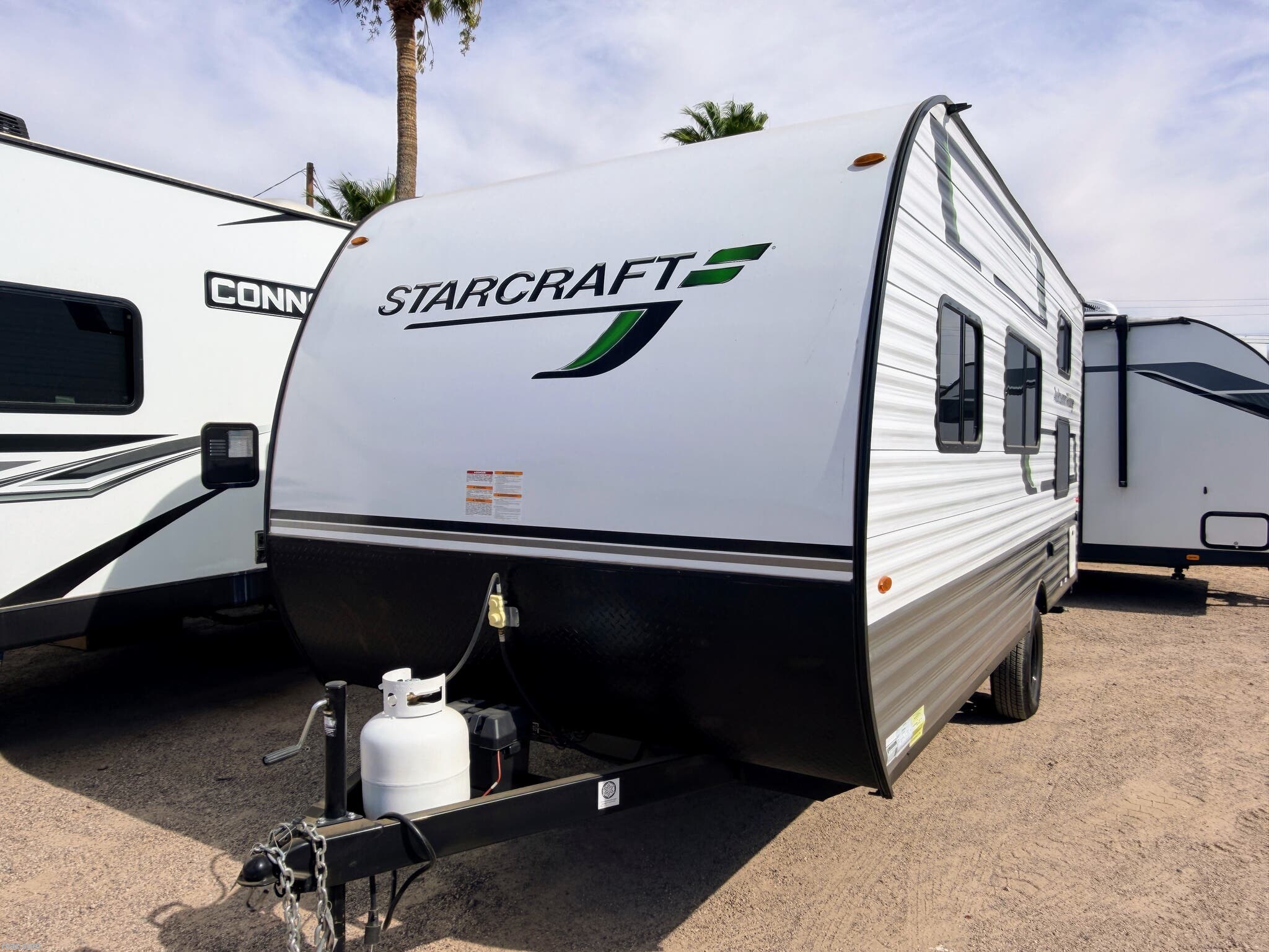 2025 Starcraft Autumn Ridge 19BH - New Travel Trailer For Sale by RV AZ Corral in Mesa, Arizona features TV Antenna, Oven, Awning, Water Heater, Stabilizer Jacks
