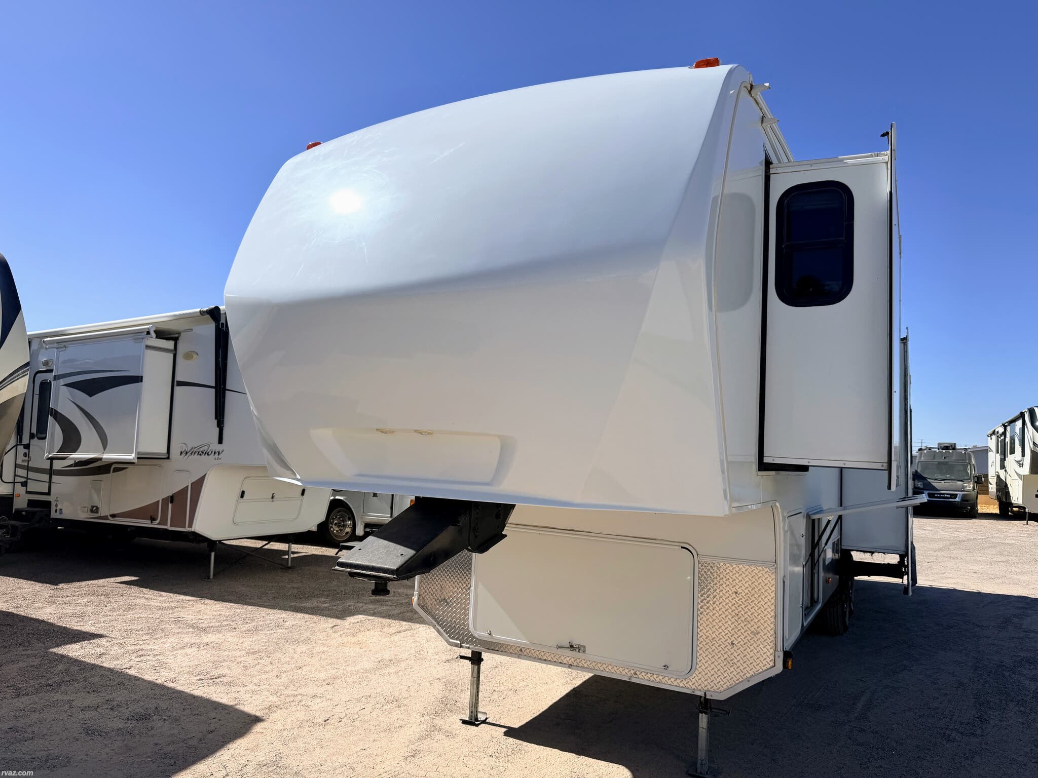 2013 Keystone Avalanche 295RL - Used Fifth Wheel For Sale by RV AZ Corral in Mesa, Arizona features Non-Smoking Unit