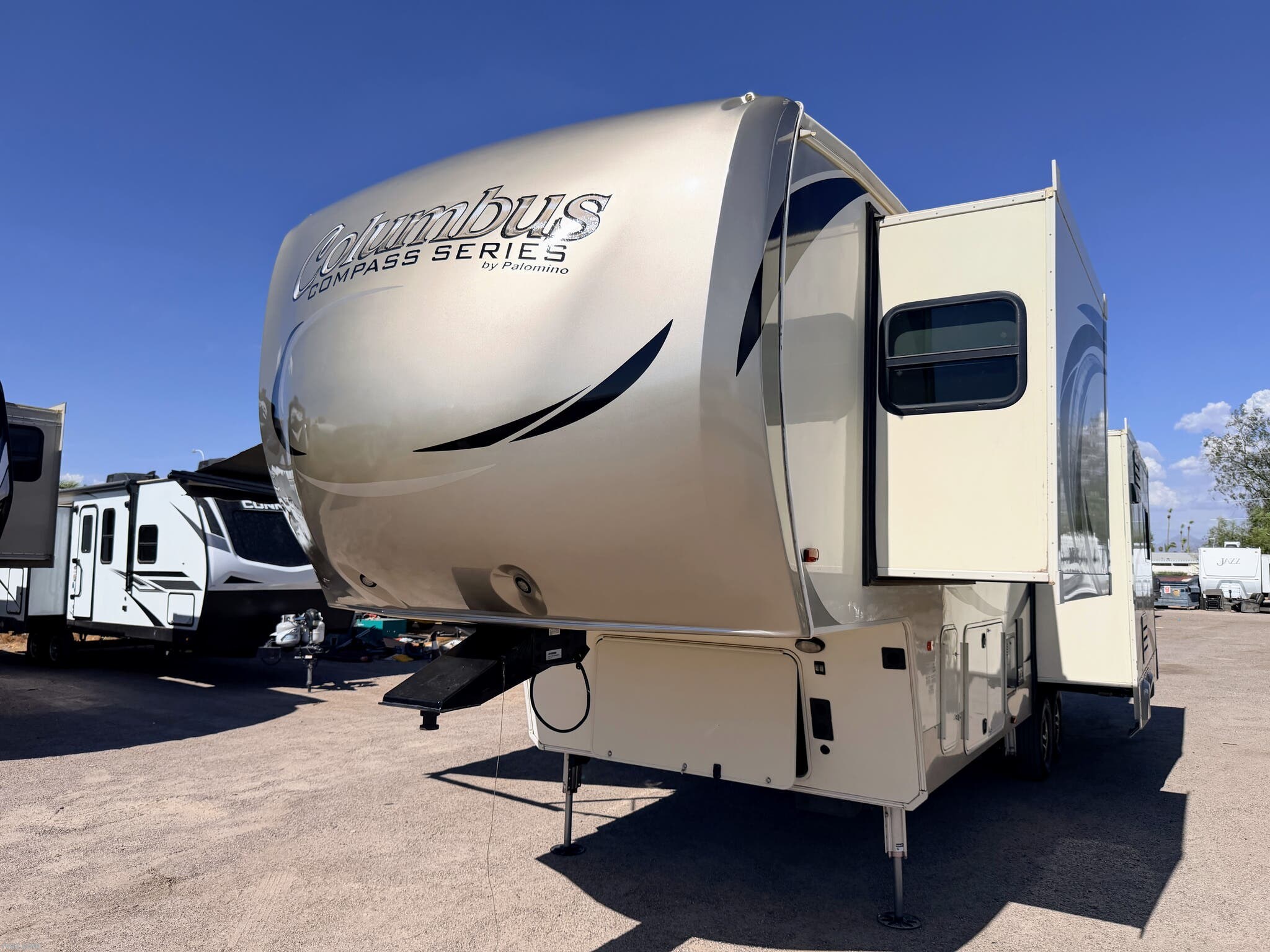 2018 Palomino Columbus Compass 298RLC - Used Fifth Wheel For Sale by RV AZ Corral in Mesa, Arizona