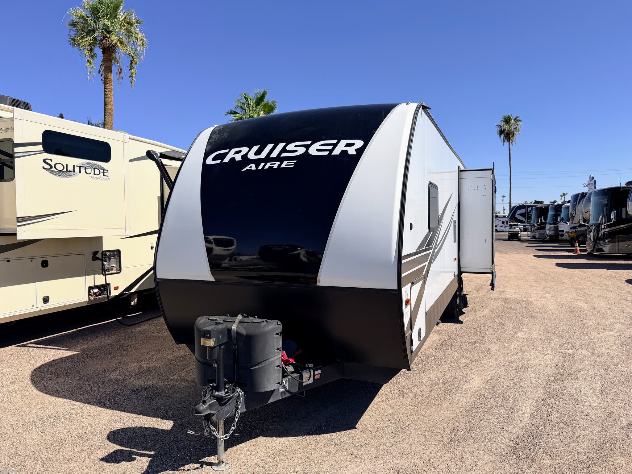2021 CrossRoads Cruiser Aire CR-30RLS - Used Travel Trailer For Sale by RV AZ Corral in Mesa, Arizona features Backup Camera, Shower, Ladder, Booth Dinette, Stabilizer Jacks