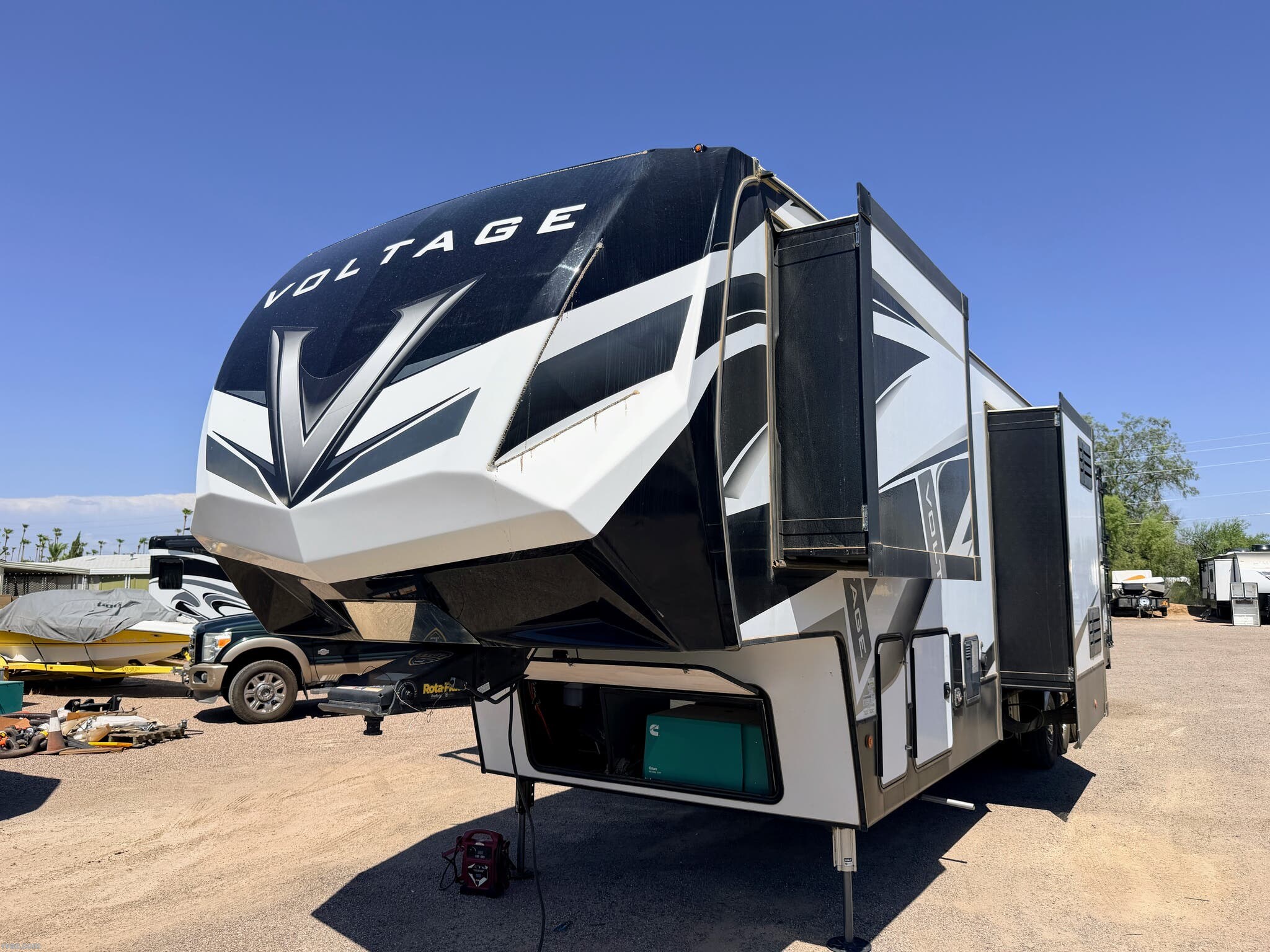 2021 Dutchmen Voltage V-Series 3915 - Used Toy Hauler For Sale by RV AZ Corral in Mesa, Arizona features Generator, Self Contained, Non-Smoking Unit