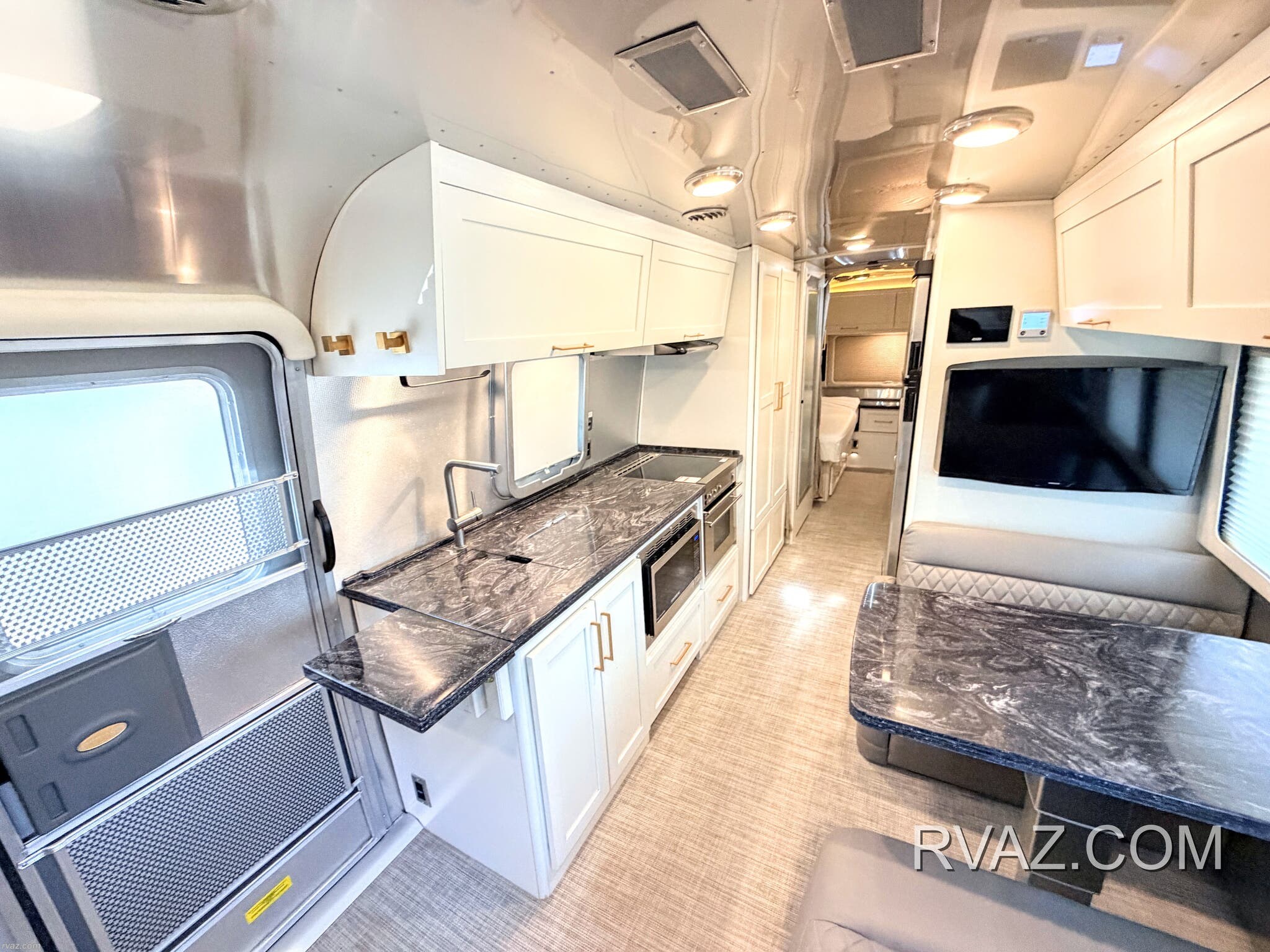 Used 2021 Airstream Classic 30RBT available in Mesa, Arizona
