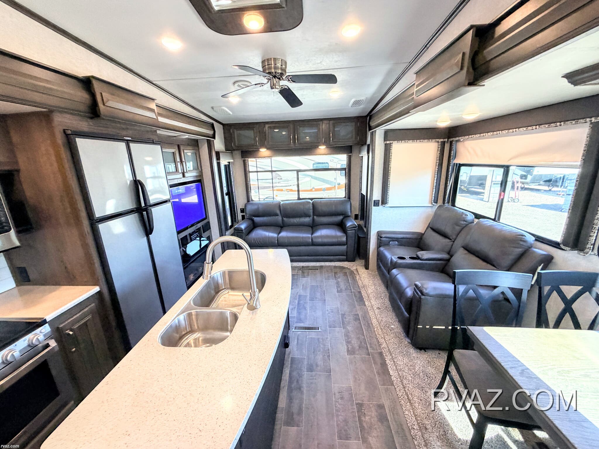 2019 Keystone Montana High Country 305RL - Used Fifth Wheel For Sale by RV AZ Corral in Mesa, Arizona features Non-Smoking Unit, Power Awning, Self Contained