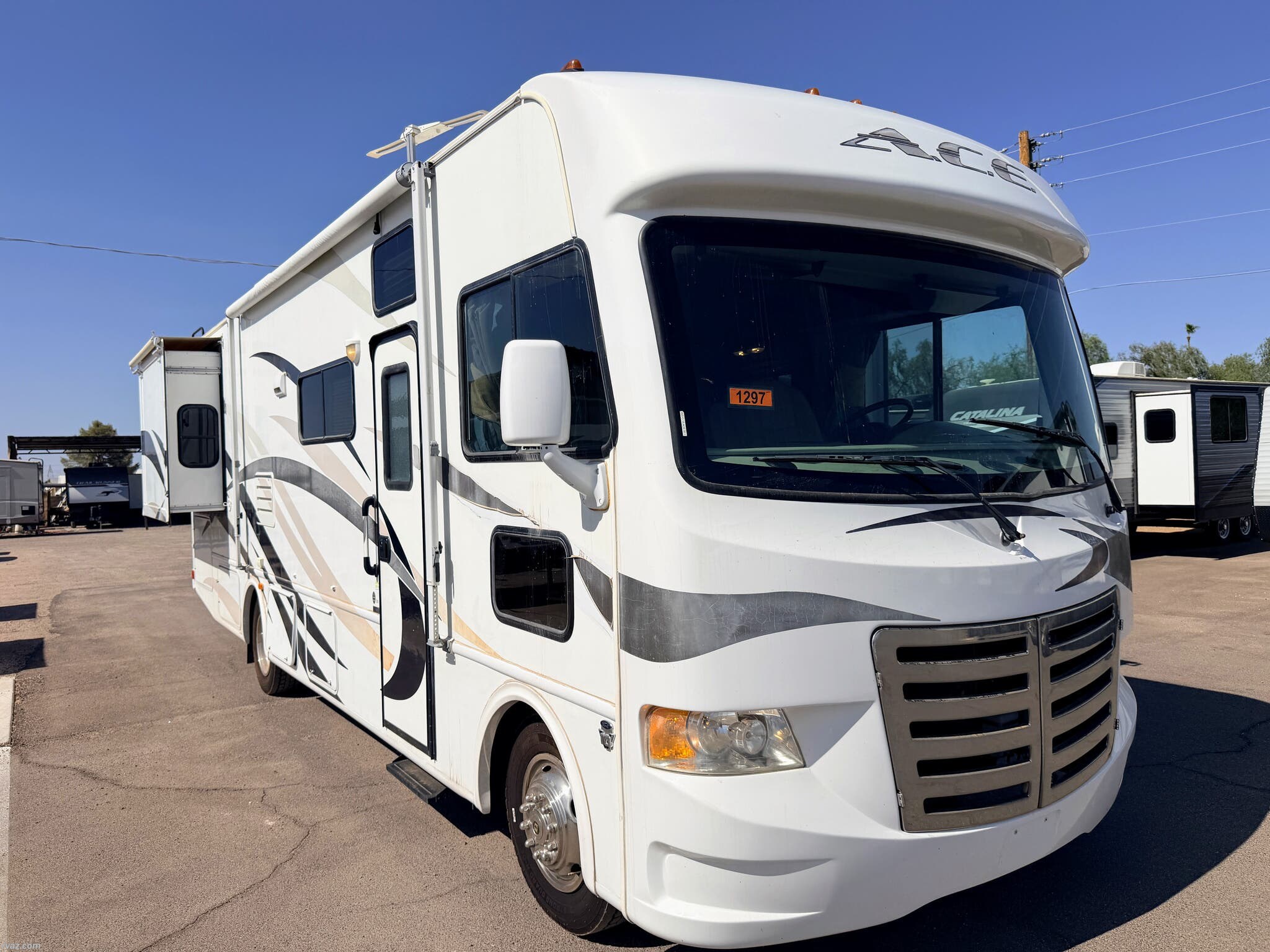 2014 Thor Motor Coach A.C.E. 30.1 - Used Class A For Sale by RV AZ Corral in Mesa, Arizona features Self Contained, Non-Smoking Unit, Generator, Medicine Cabinet, Power Awning