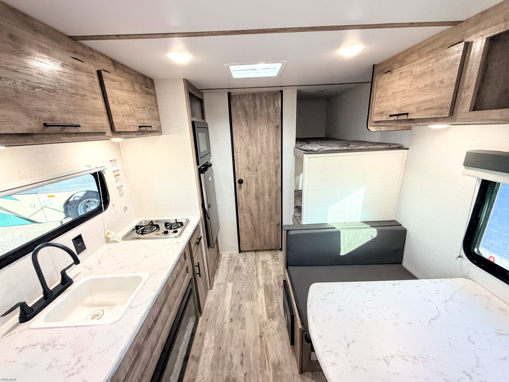 2025 Gulf Stream Enlighten 17BH - Used Travel Trailer For Sale by RV AZ Corral in Mesa, Arizona features LP Detector, Shower, Fire Extinguisher, Stabilizer Jacks, Microwave