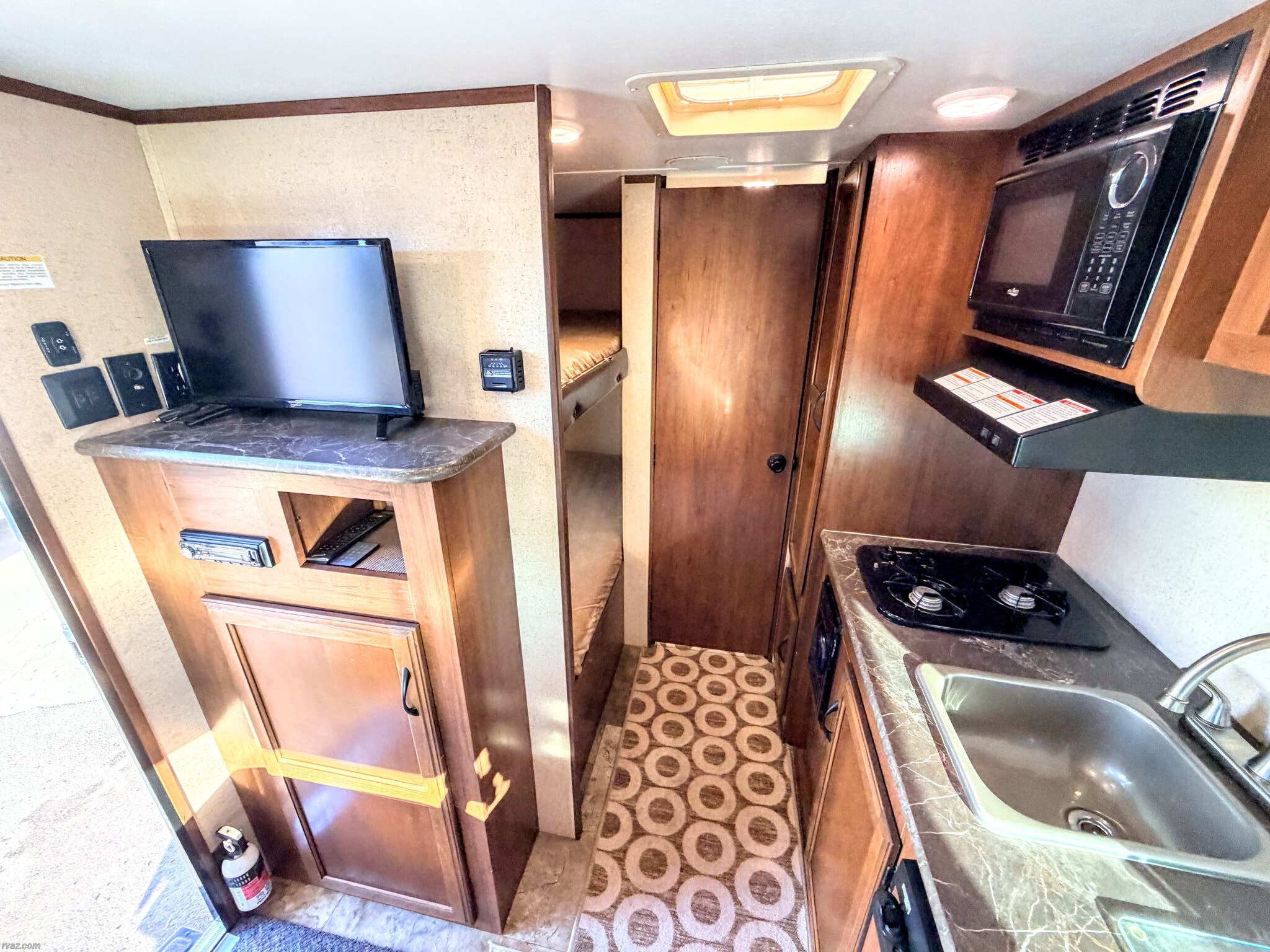 2016 Jayco Jay Flight SLX 154BH - Used Travel Trailer For Sale by RV AZ Corral in Mesa, Arizona features Self Contained, Non-Smoking Unit, Skylight, Microwave, Propane