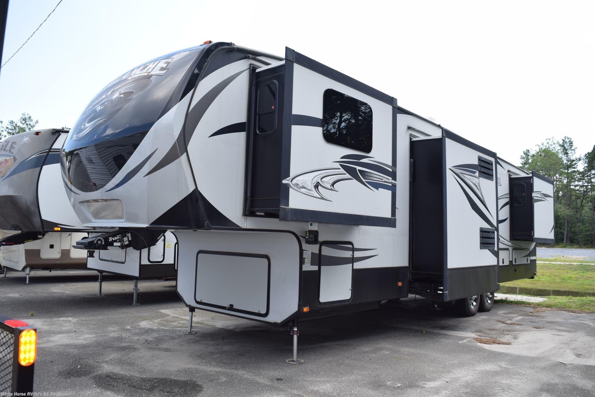 2015 Keystone Avalanche 380FL RV for Sale in Egg Harbor City, NJ 08215 ...