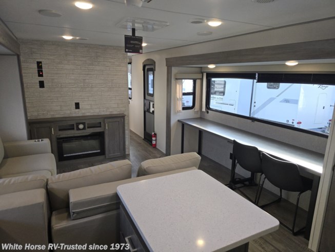 2026 Coachmen Catalina Legacy Edition 323maze
