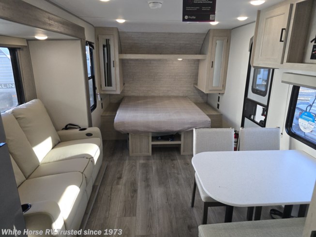 2026 Coachmen Catalina Summit Series 8 221mke