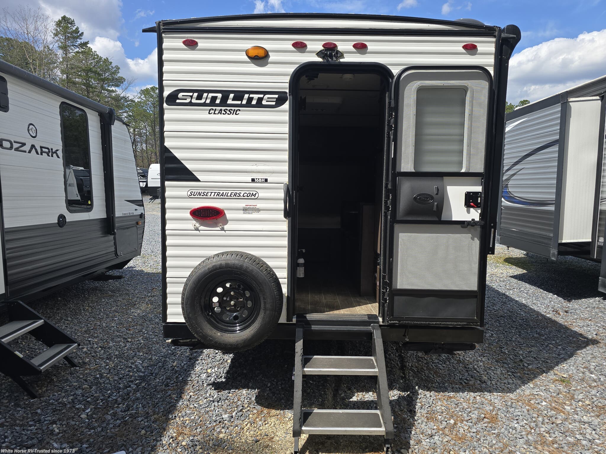 Used 2021 Sunset Park RV Sun Lite 16bh available in Egg Harbor City, New Jersey