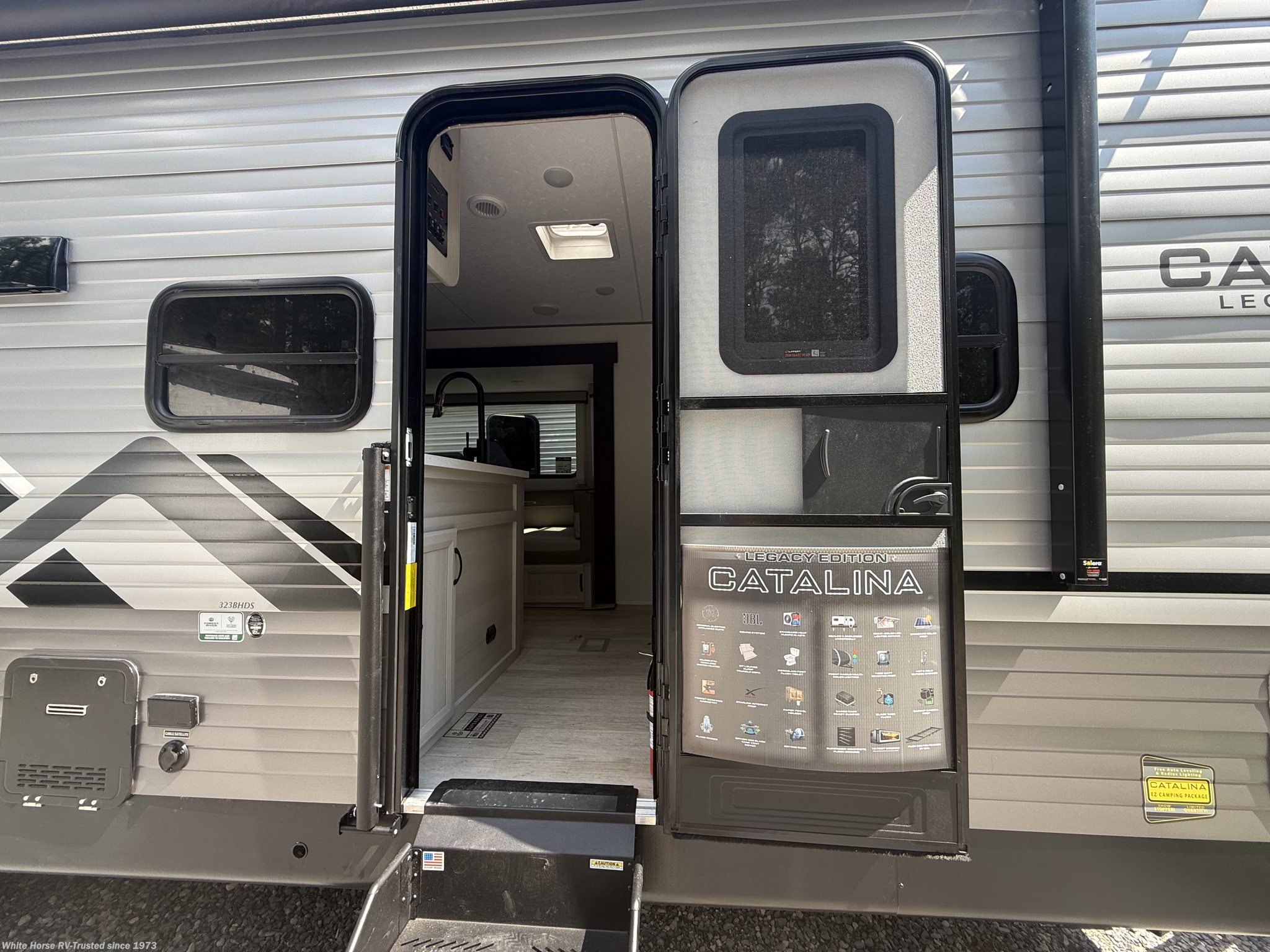2027 Catalina Legacy Edition 323BHDSCK by Coachmen from White Horse RV Center in Egg Harbor City, New Jersey