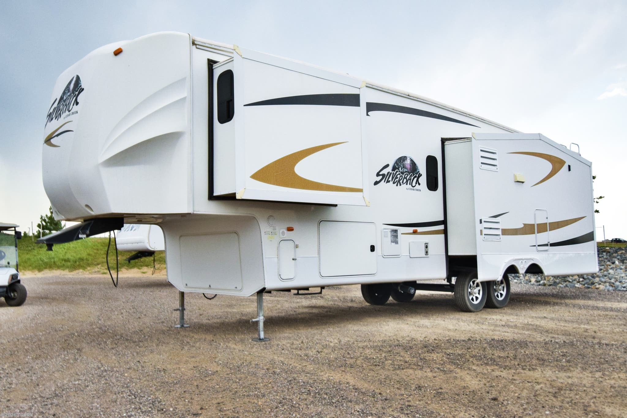 2011 Forest River CEDAR-CREEK SILVERBACK-35TS RV for Sale in Greeley