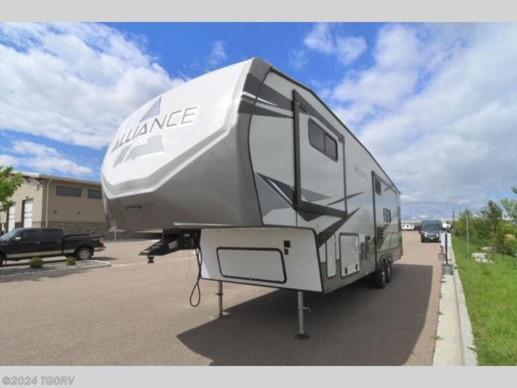 Used 2022 Alliance RV Avenue 32RLS available in Greeley, Colorado