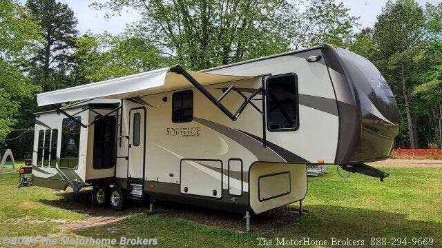 Used 2016 Starcraft Solstice 354RESA available in Salisbury, Maryland