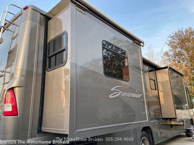 2005 Itasca Suncruiser 35A  (in Titusville, FL) - Used Class A For Sale by The Motorhome Brokers in Salisbury, Maryland