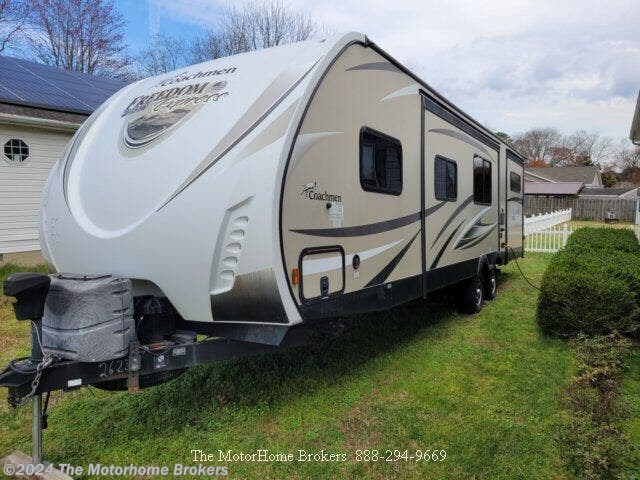 2017 Freedom Express Liberty Edition 310BHDSLE by Coachmen from The Motorhome Brokers in Salisbury, Maryland
